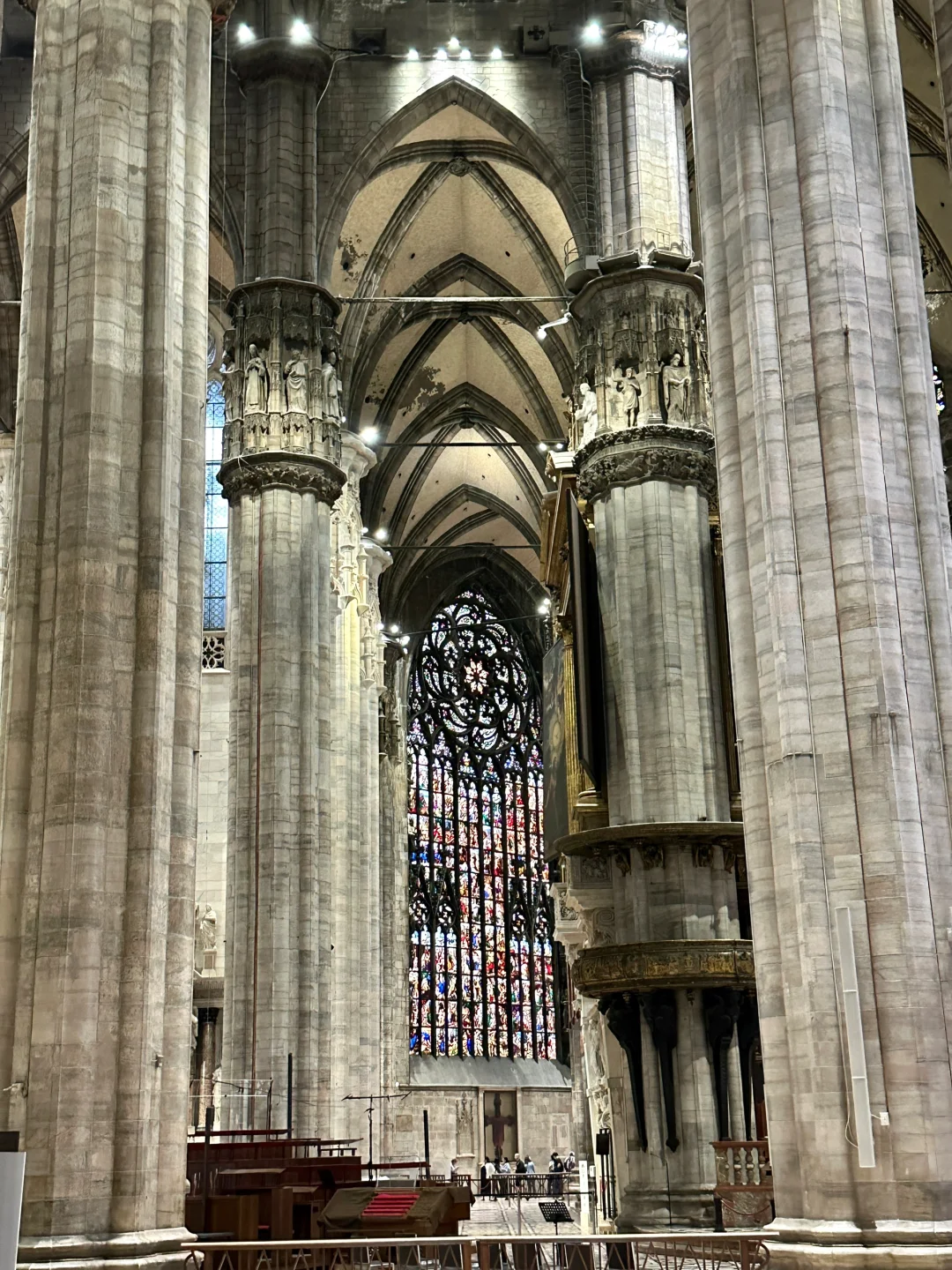 “人类是怎么创作出这样一件伟大作品的呀🥹”