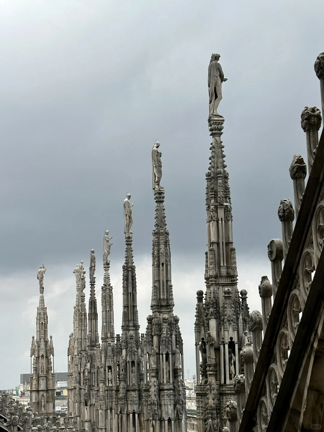 “人类是怎么创作出这样一件伟大作品的呀🥹”