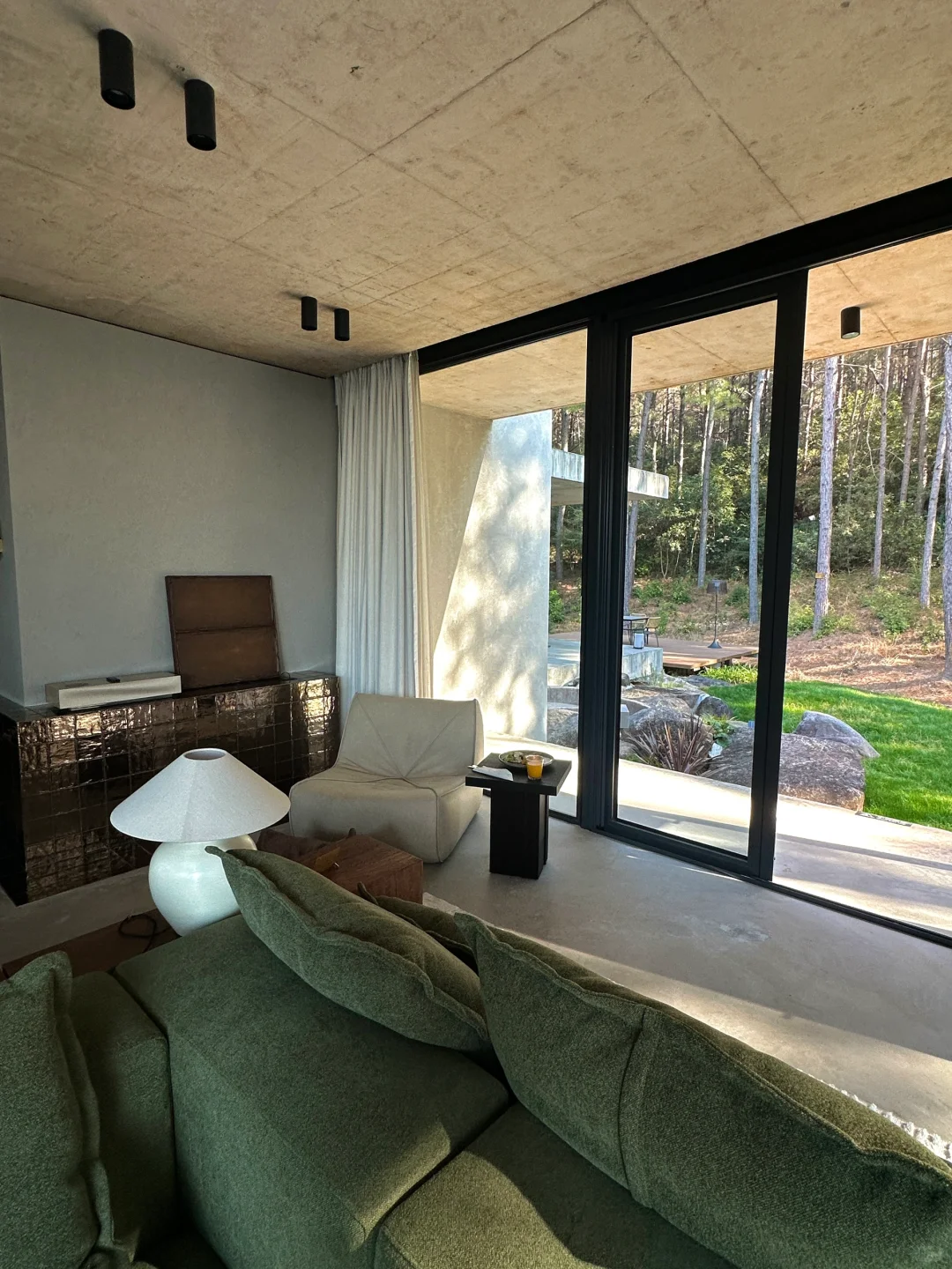 有点小钱有点品味的年度staycation🥥🏖️