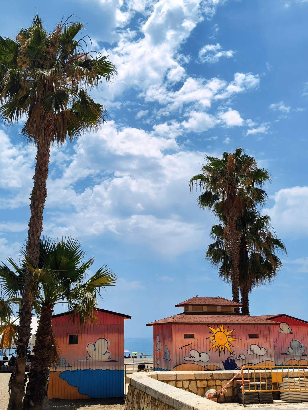 幸福就是–在马拉加的街头拥吻阳光☀️