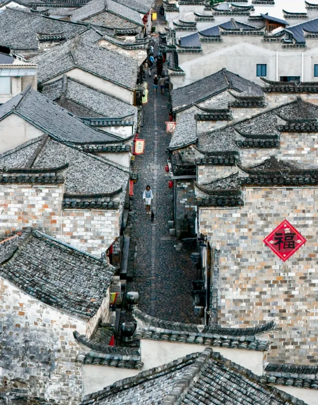 我认为国内最值得去旅游的小众城市Top9