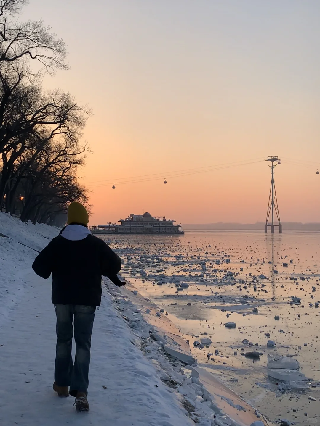 你的相册里不能只有“朝九晚五和柴米油盐”