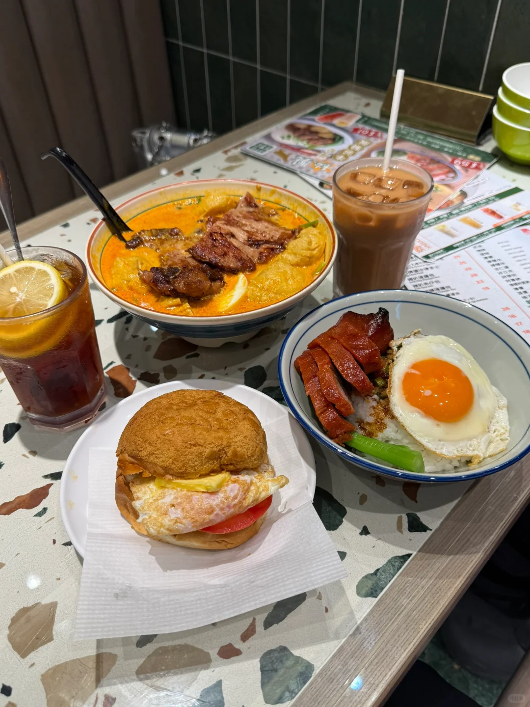 香港🇭🇰已回！j人对自己的旅游攻略很满意..