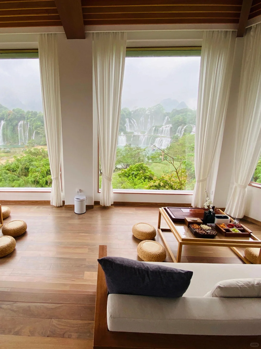 阳朔，刚退房！感谢赵露思😭😭美哭了