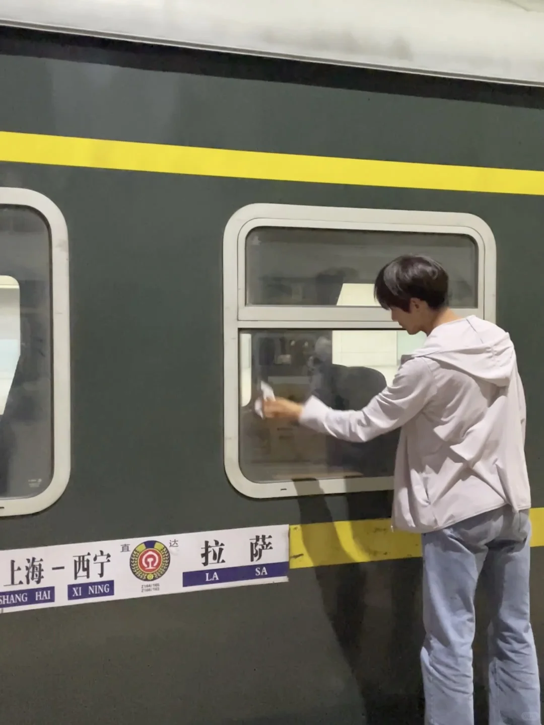 你的相册里不能只有“朝九晚五和柴米油盐”