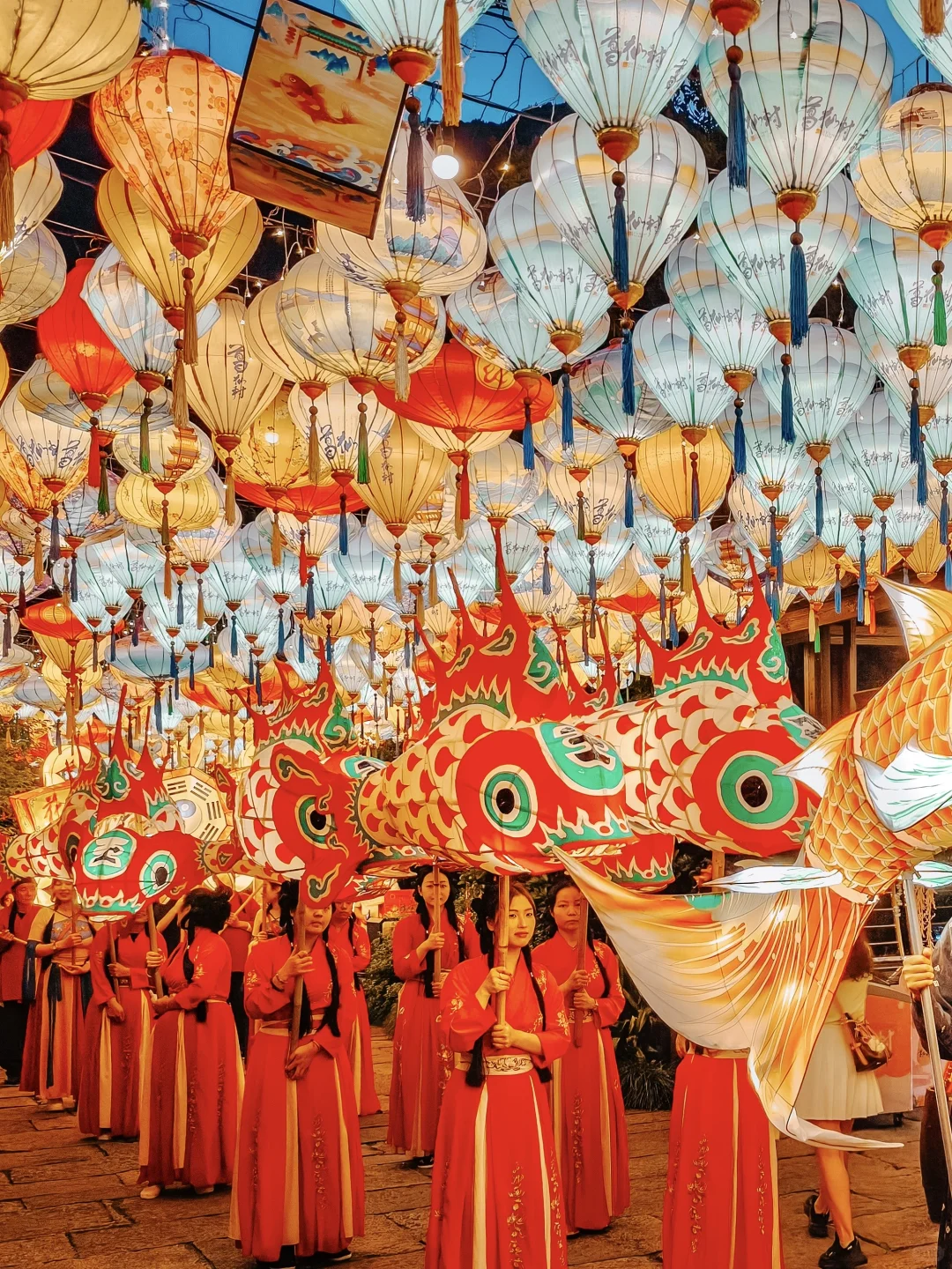 李白诚不欺我！在这里拍到了「手可摘星辰」🌌