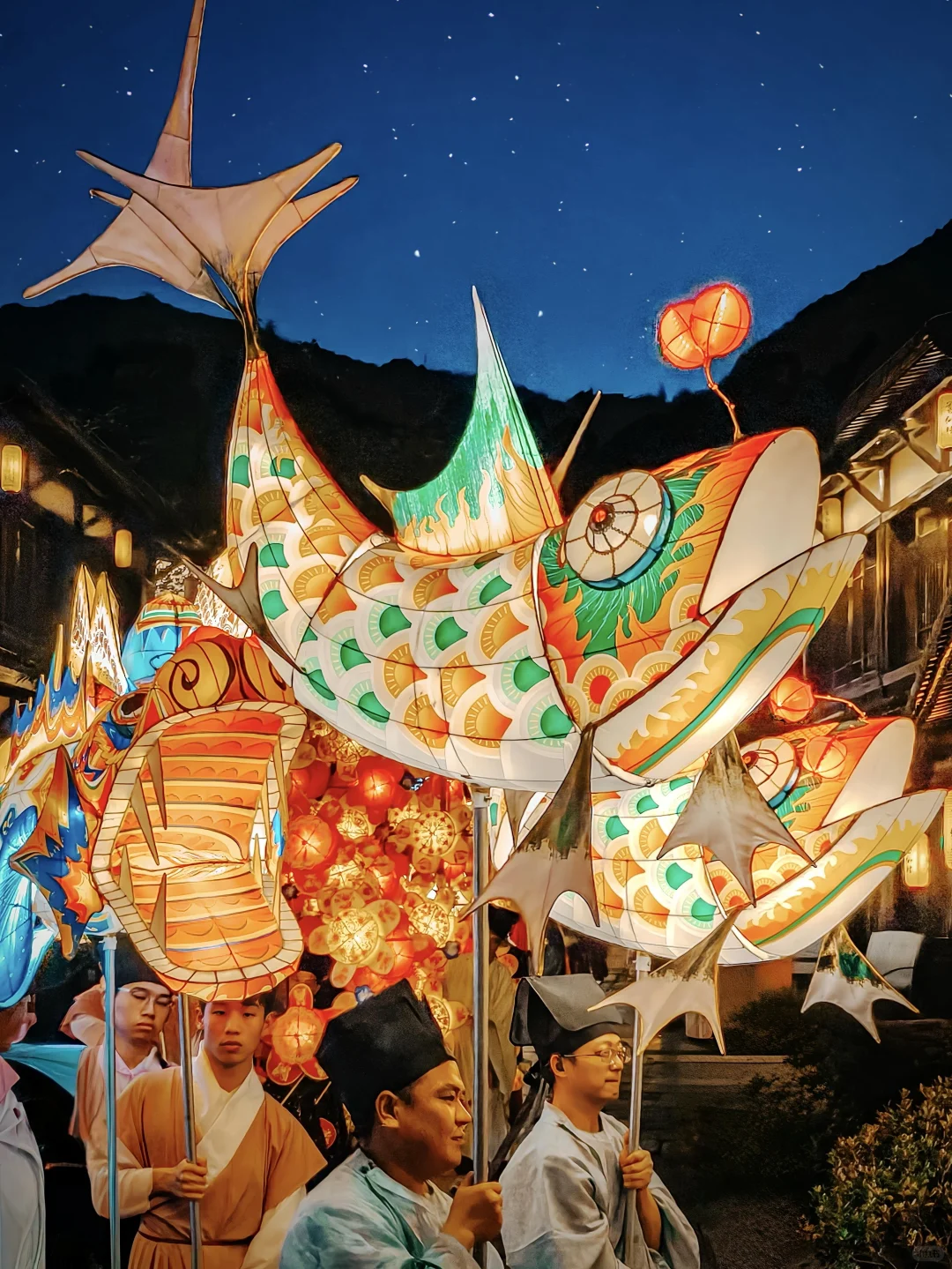 李白诚不欺我！在这里拍到了「手可摘星辰」🌌