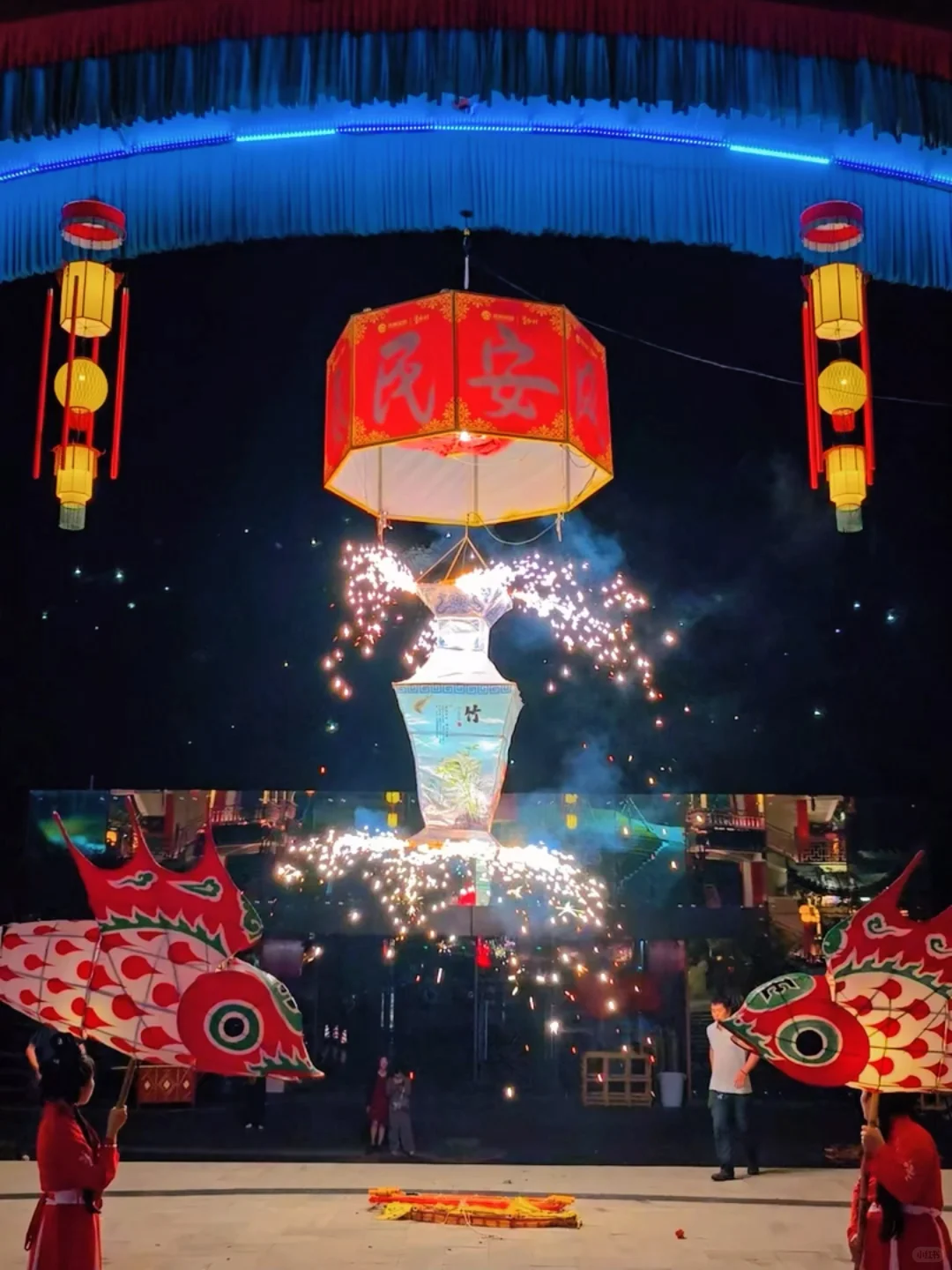 李白诚不欺我！在这里拍到了「手可摘星辰」🌌