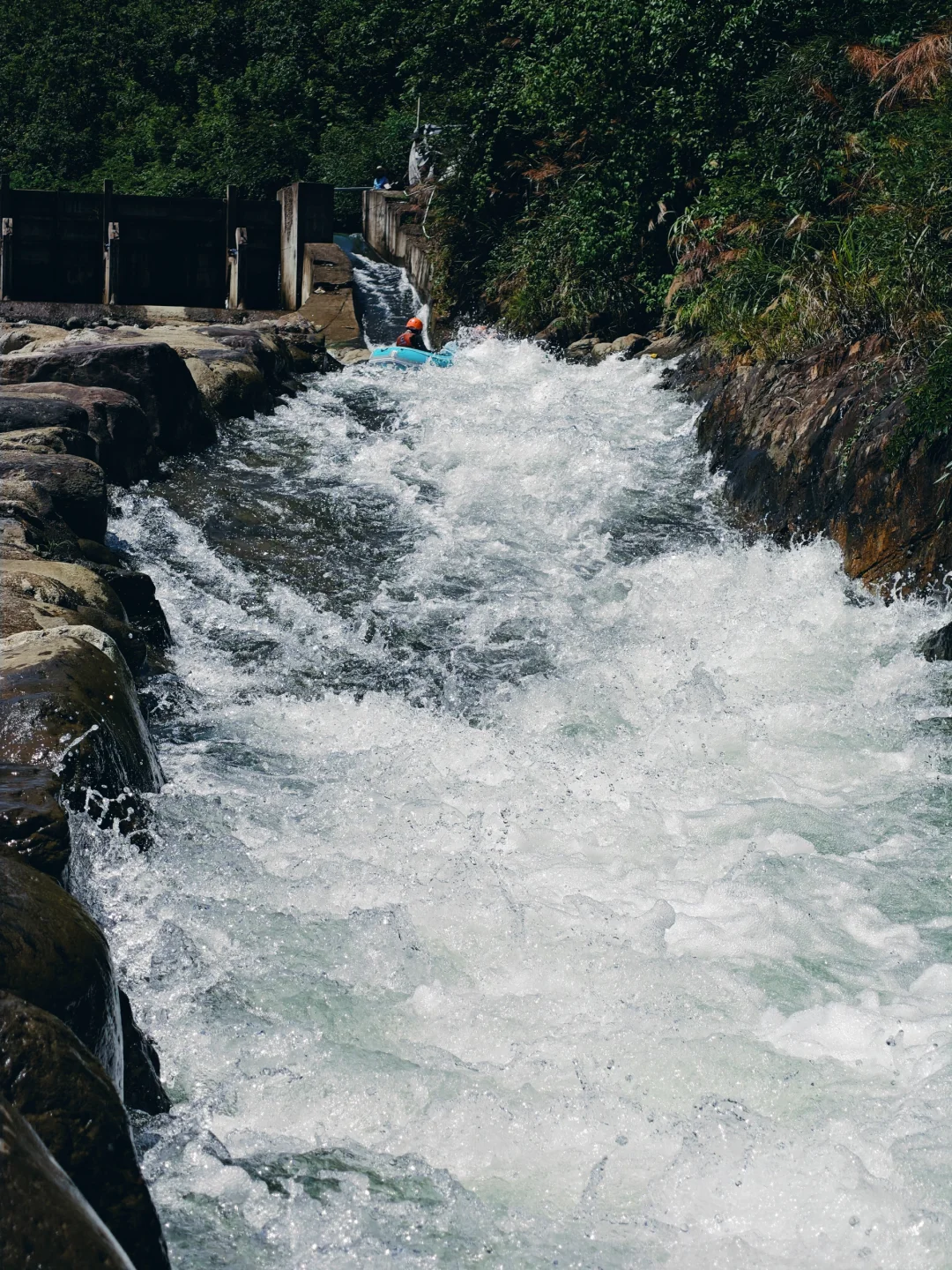 杭州龙井峡漂流怎么玩最爽？