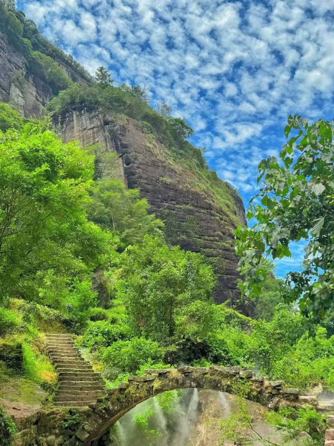 推荐一个绝对冷门但超级震撼的地方……