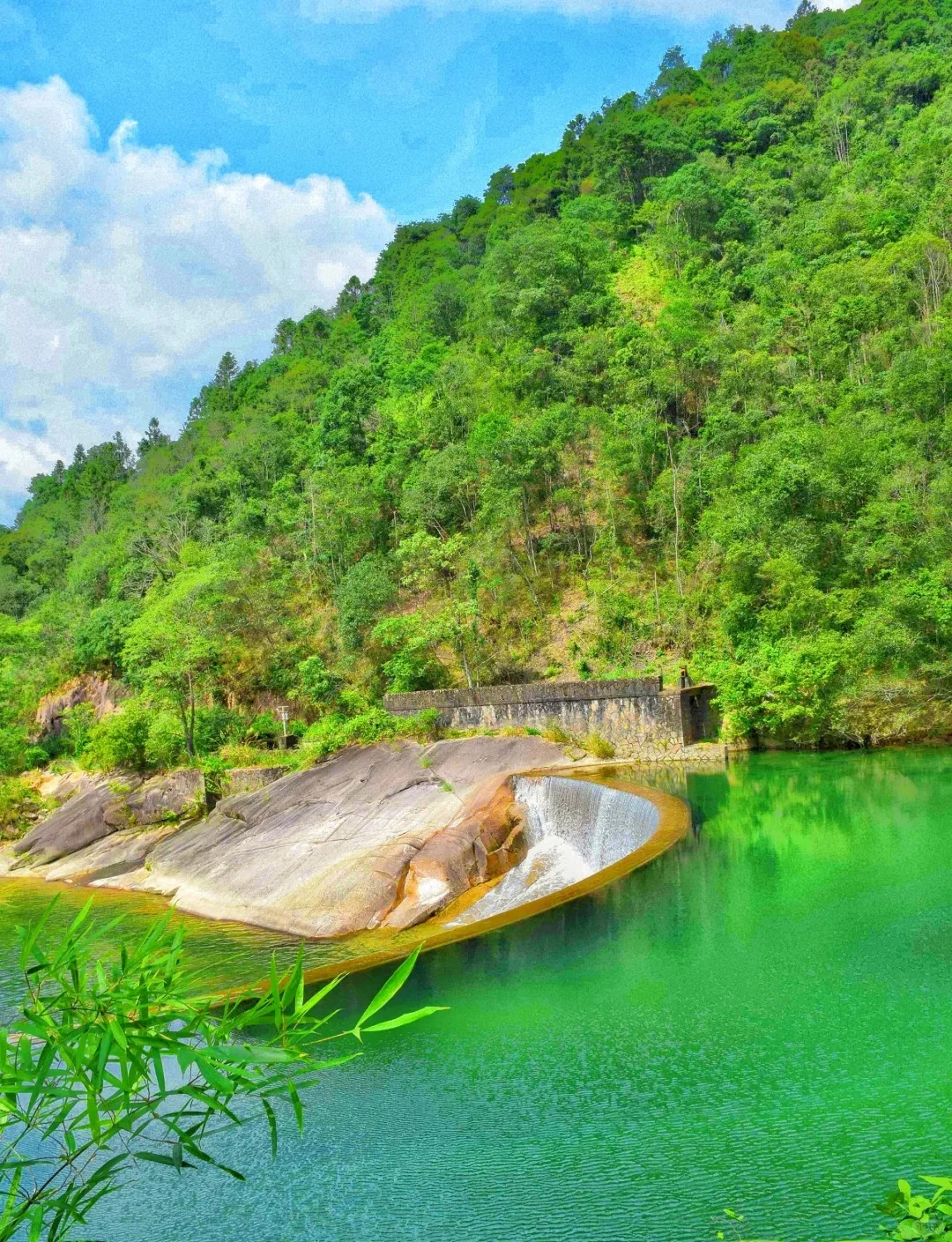 推荐一个绝对冷门但超级震撼的地方……