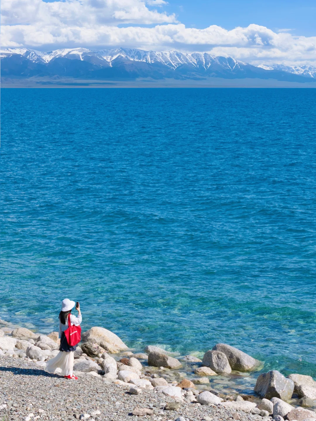 这个季节的赛里木湖真的美到next level…