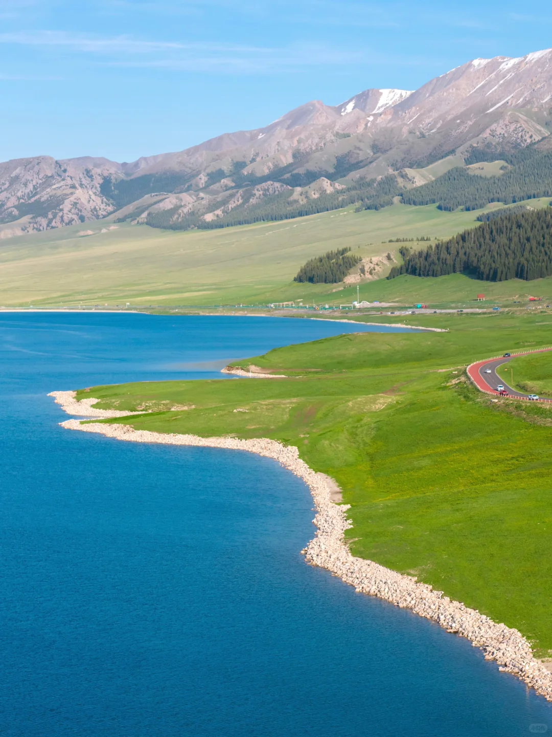 这个季节的赛里木湖真的美到next level…