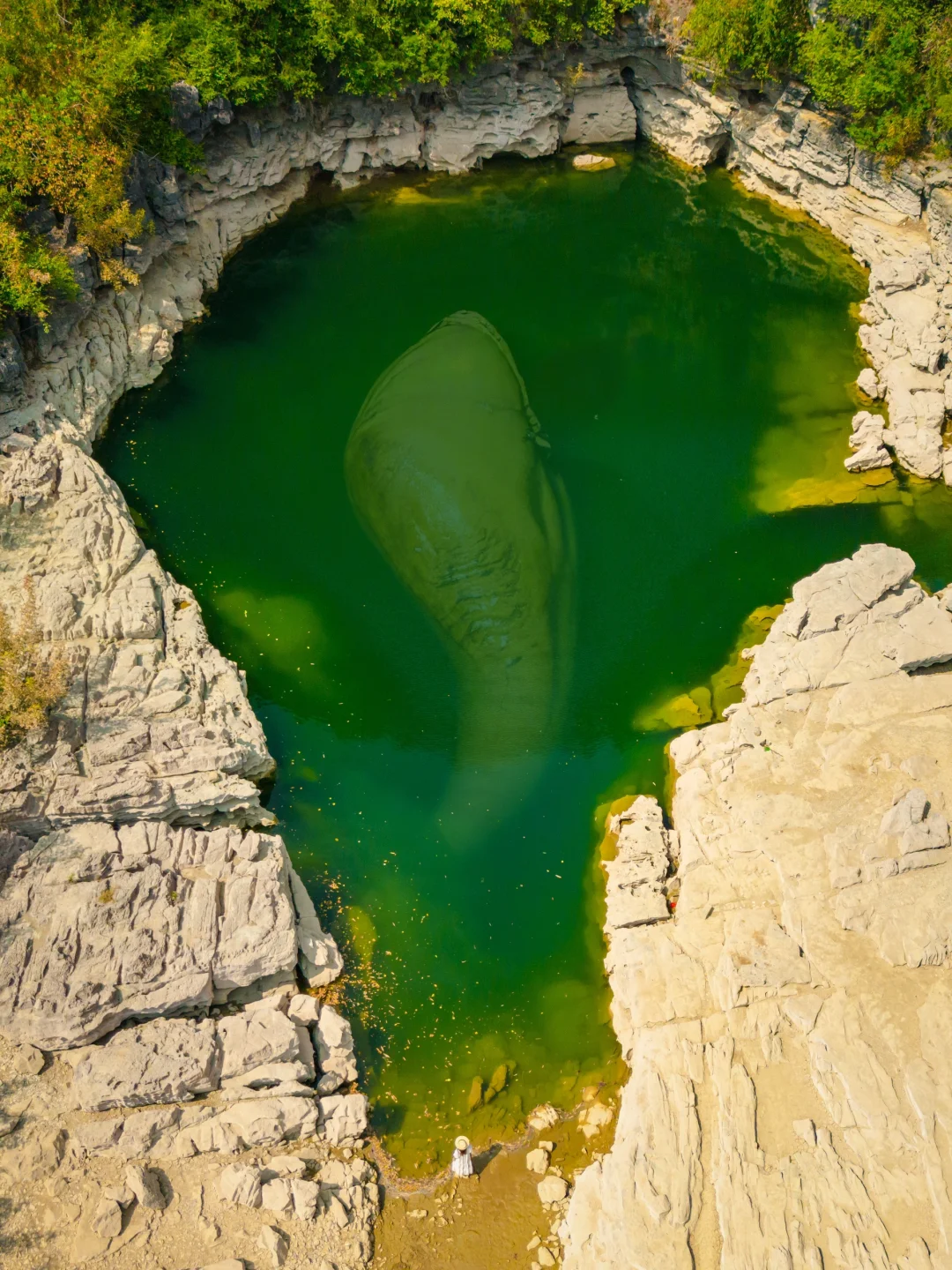广西河池“恶魔之眼”，背后故事令人毛骨悚然！