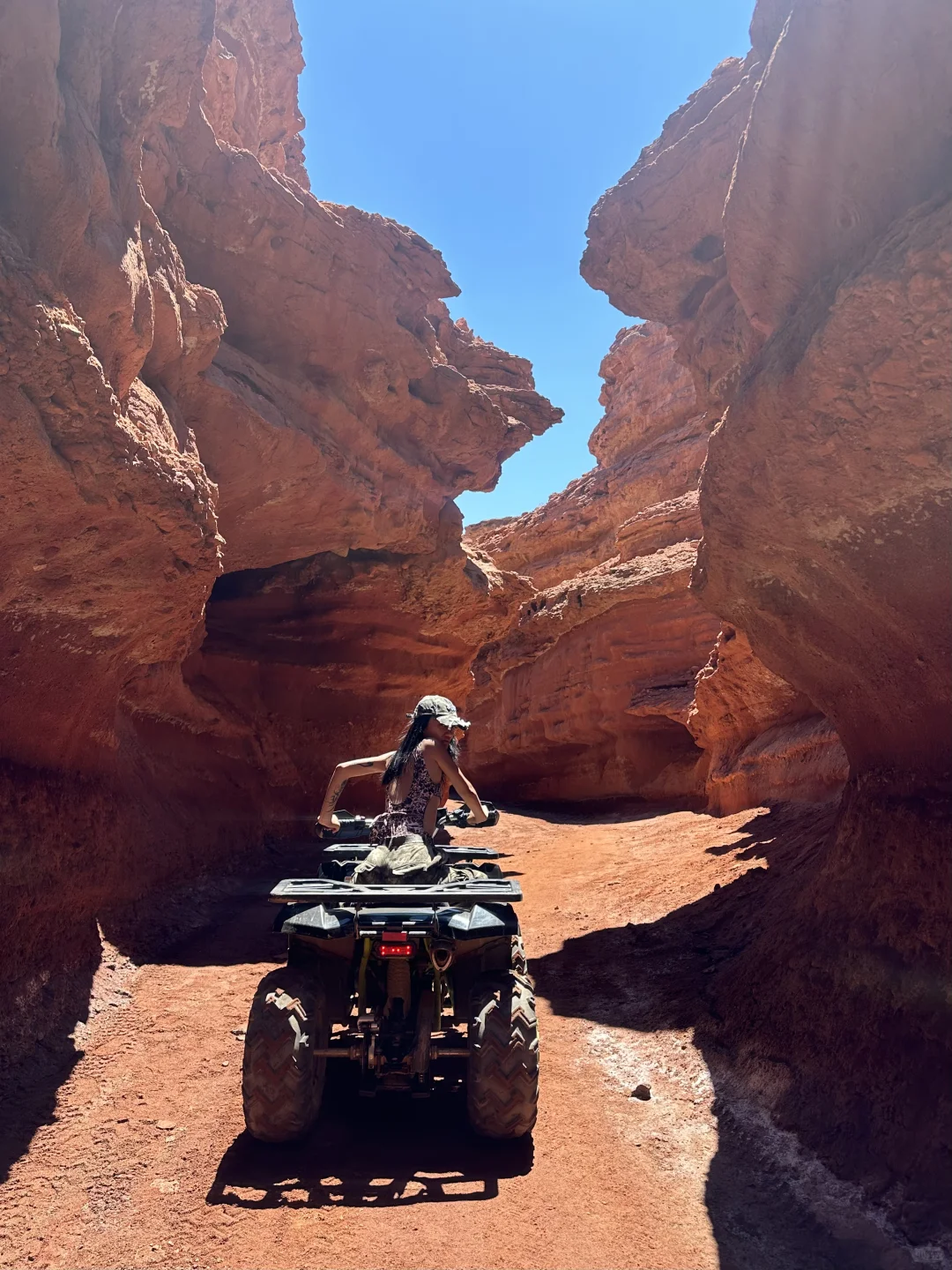 👽旅行日记【那天我第一次见到红色的湖】