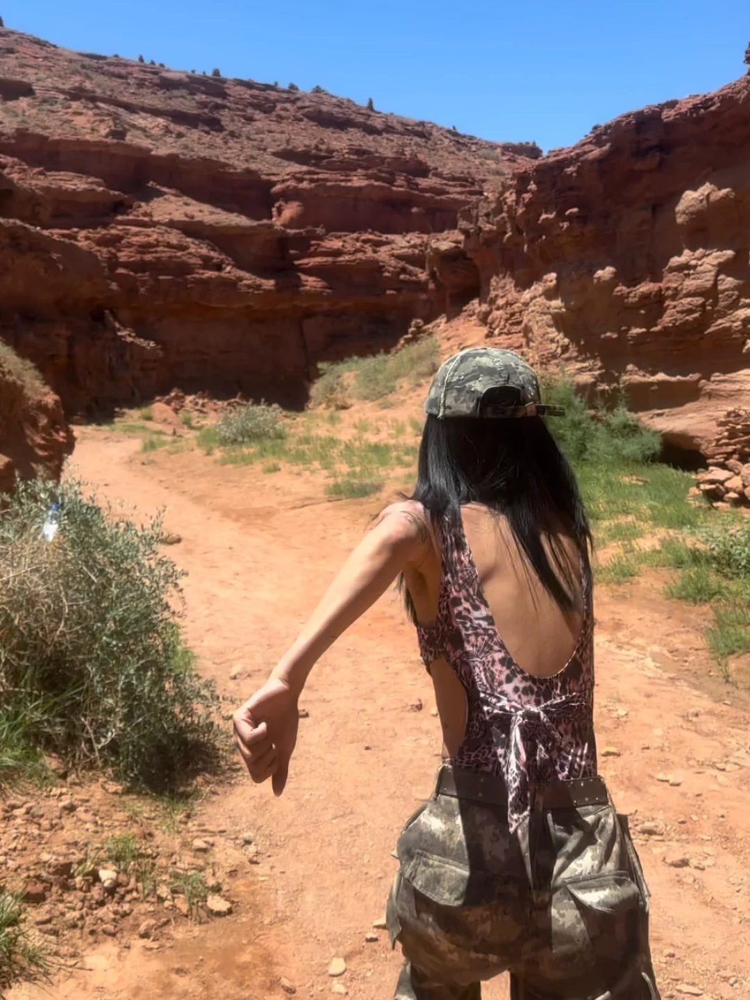 👽旅行日记【那天我第一次见到红色的湖】