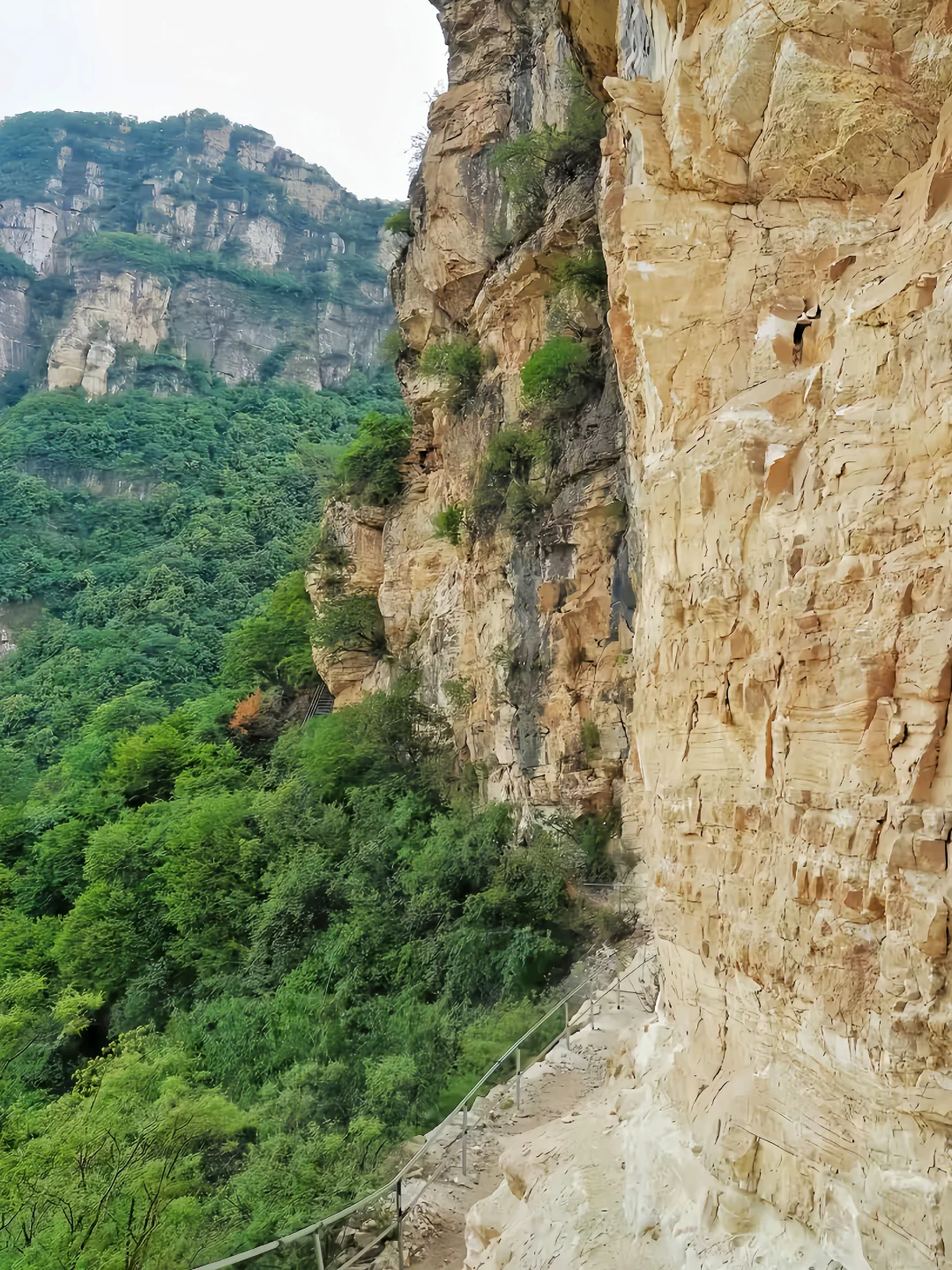 北京市区1.5h‼️小众高山飞瀑溯溪徒步路线
