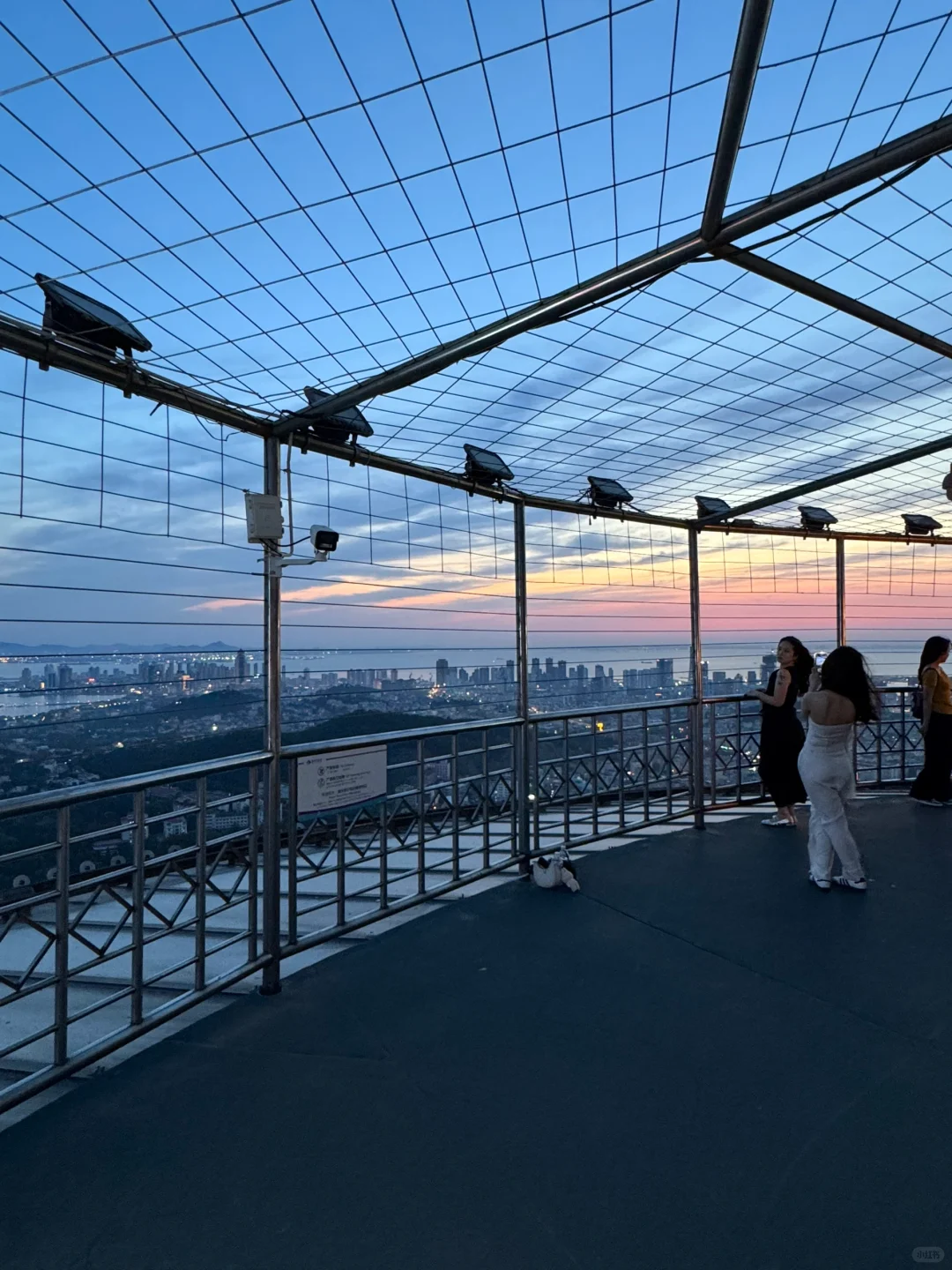 不是东京!!!是青岛!!!