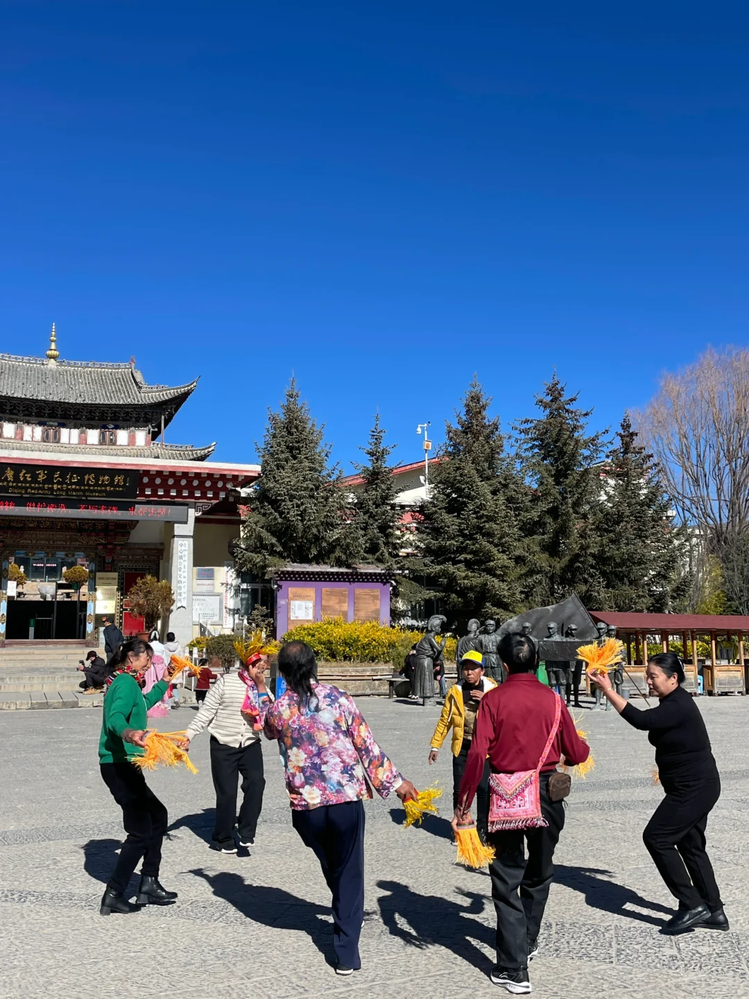 香格里拉漫游录:雪域秘境的呼吸与步履