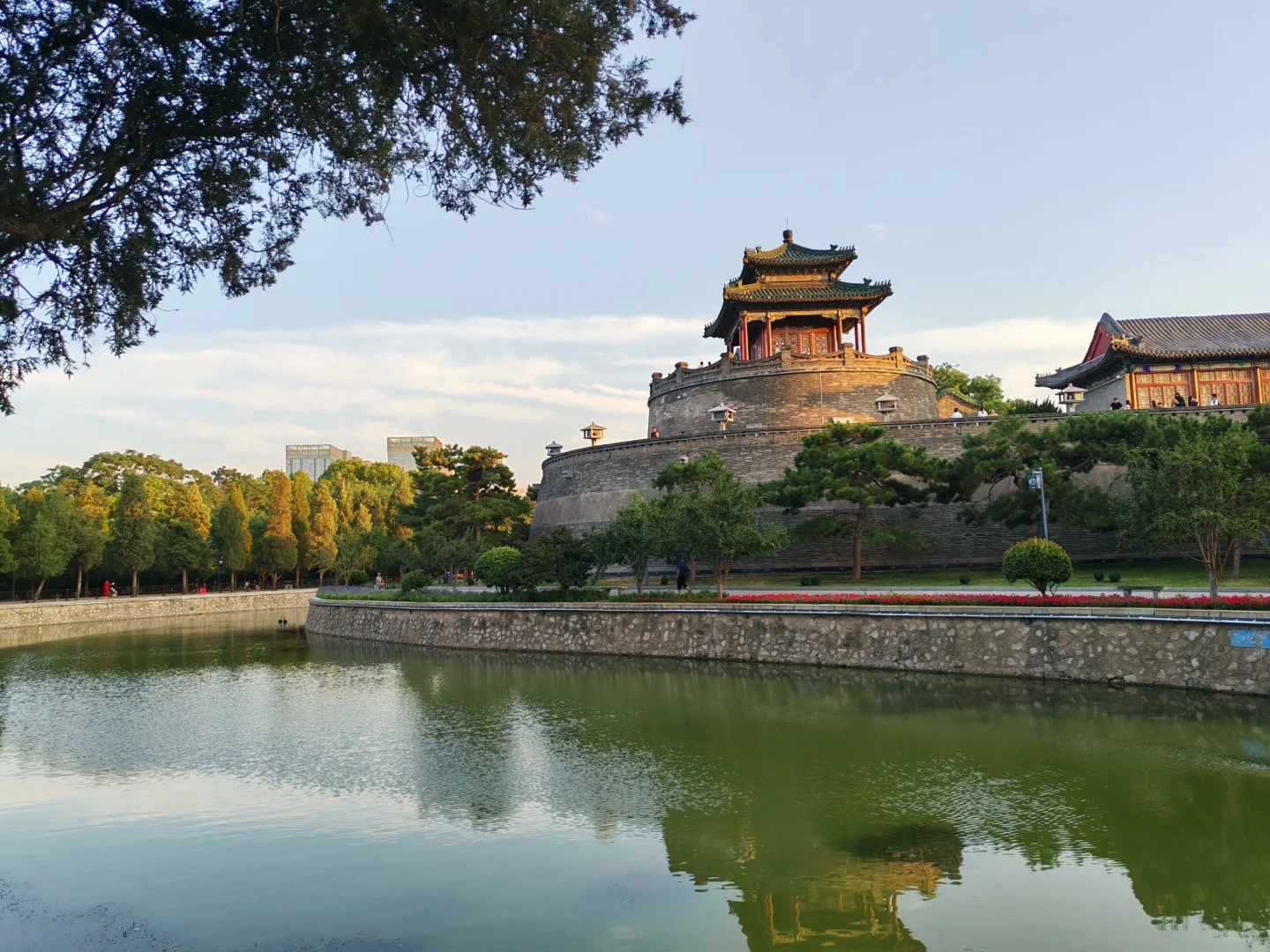 老邯郸人第一次见的秦始皇故居