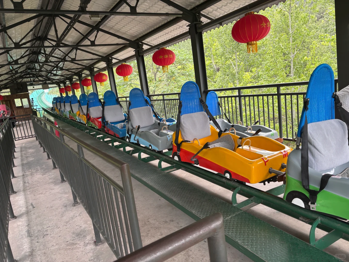河北邯郸娲皇宫，一定要坐小过山车下山！