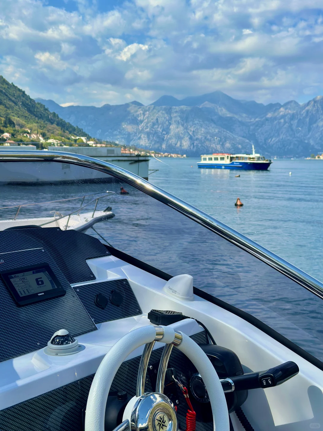 🇲🇪黑山出海见蓝洞