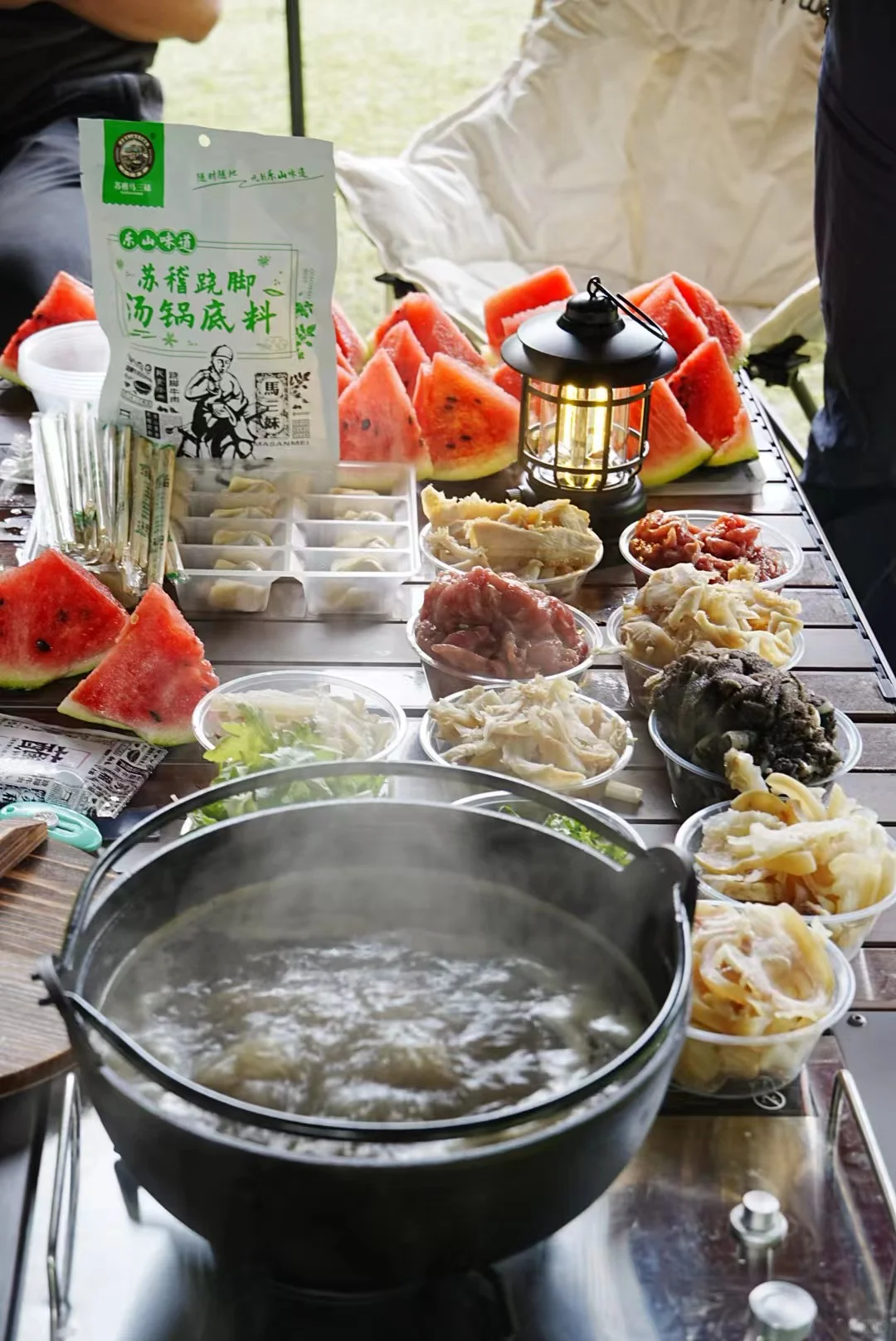 月亮湖泡野温泉捡菌子