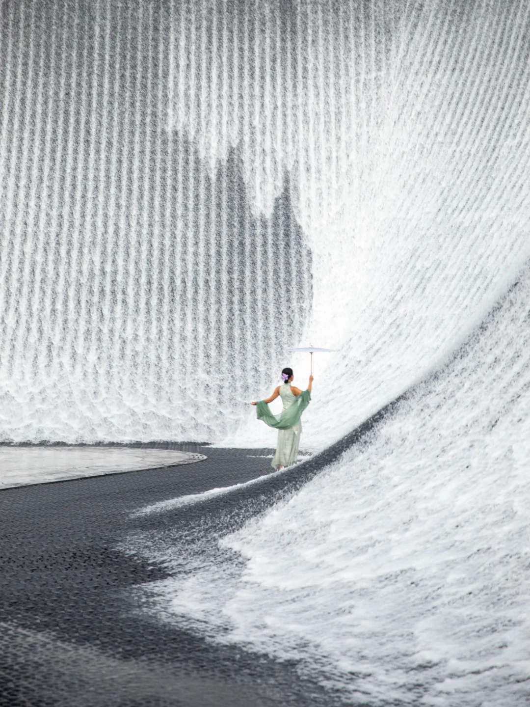 发个朋友圈都问疯啦！以为我去迪拜啦……