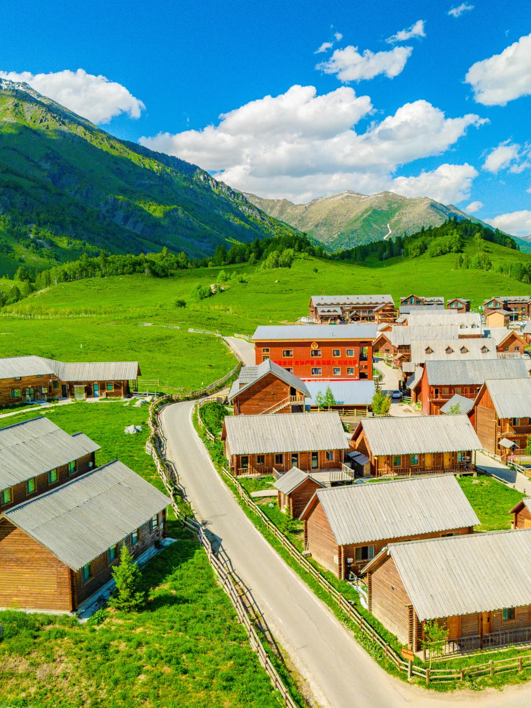 总要去一次新疆，看一次梦中的阿勒泰吧！！