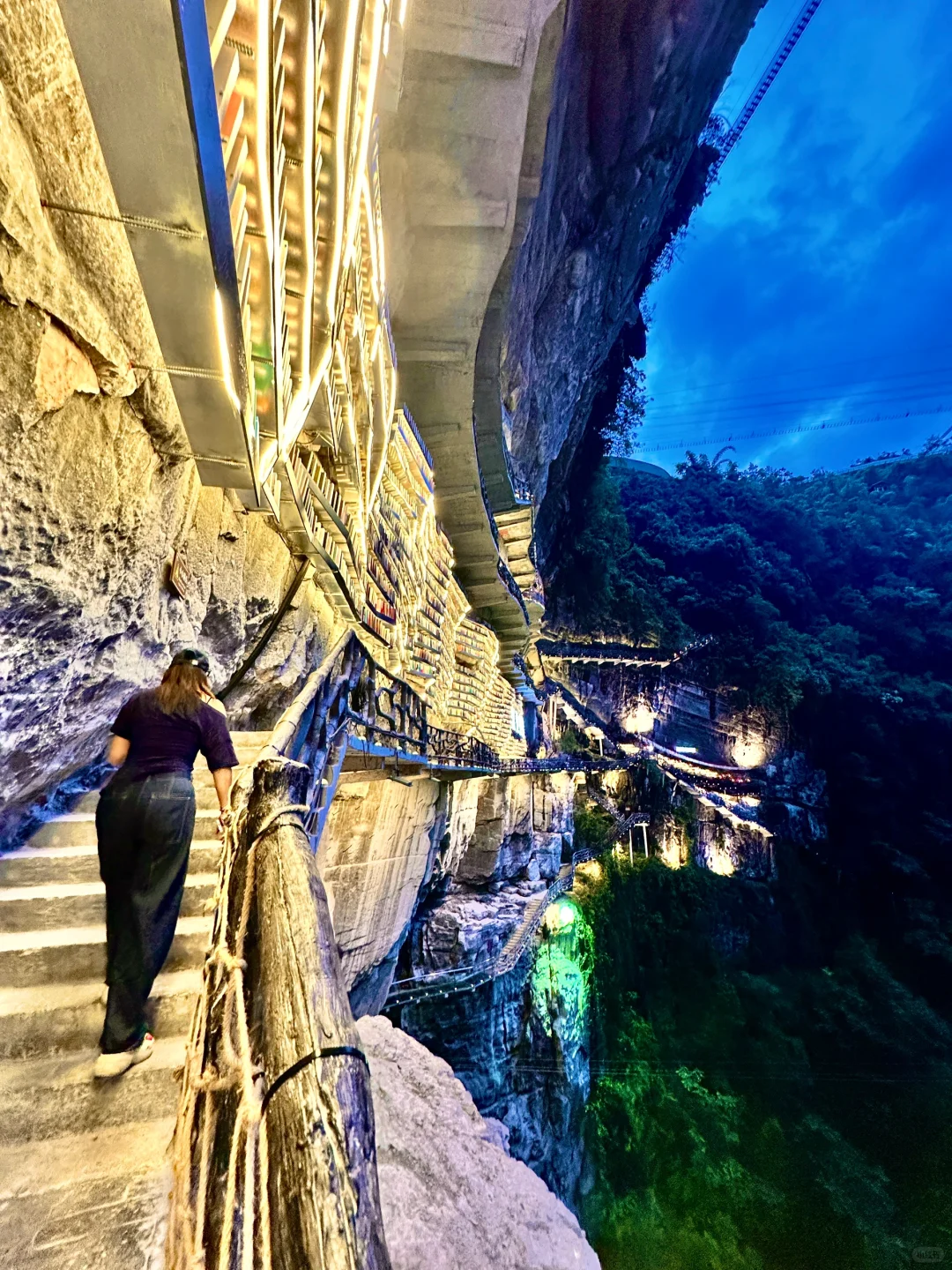 ✨Live图直出，天坑开灯瞬间拍到了