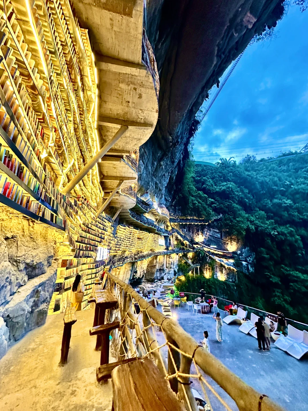 ✨Live图直出，天坑开灯瞬间拍到了