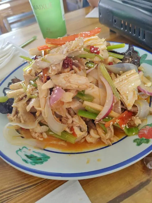 标题：张掖必玩景点+美食攻略，一文讲全✨