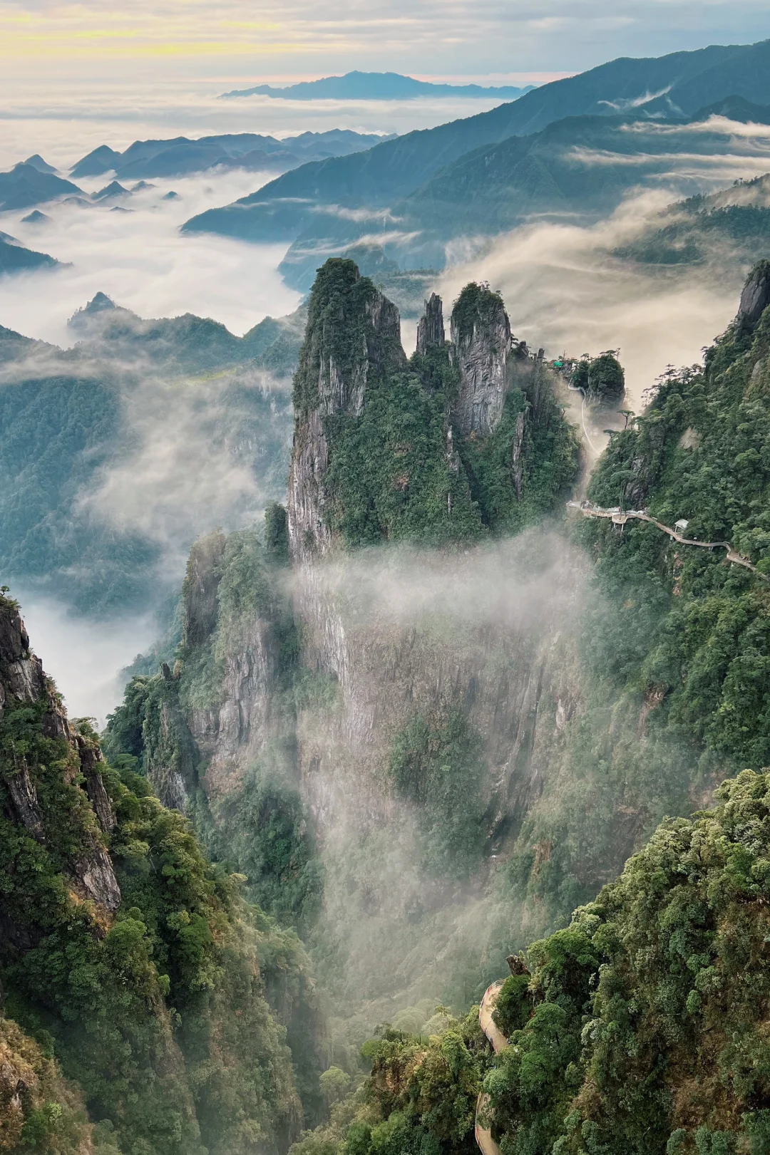 比起张家界,我更爱这座云端上的奇峰异石!