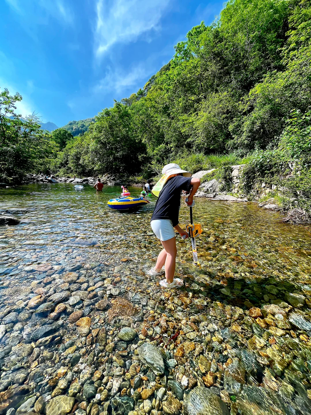江浙沪皖暑假遛娃去皖南，溯溪玩水观溶洞