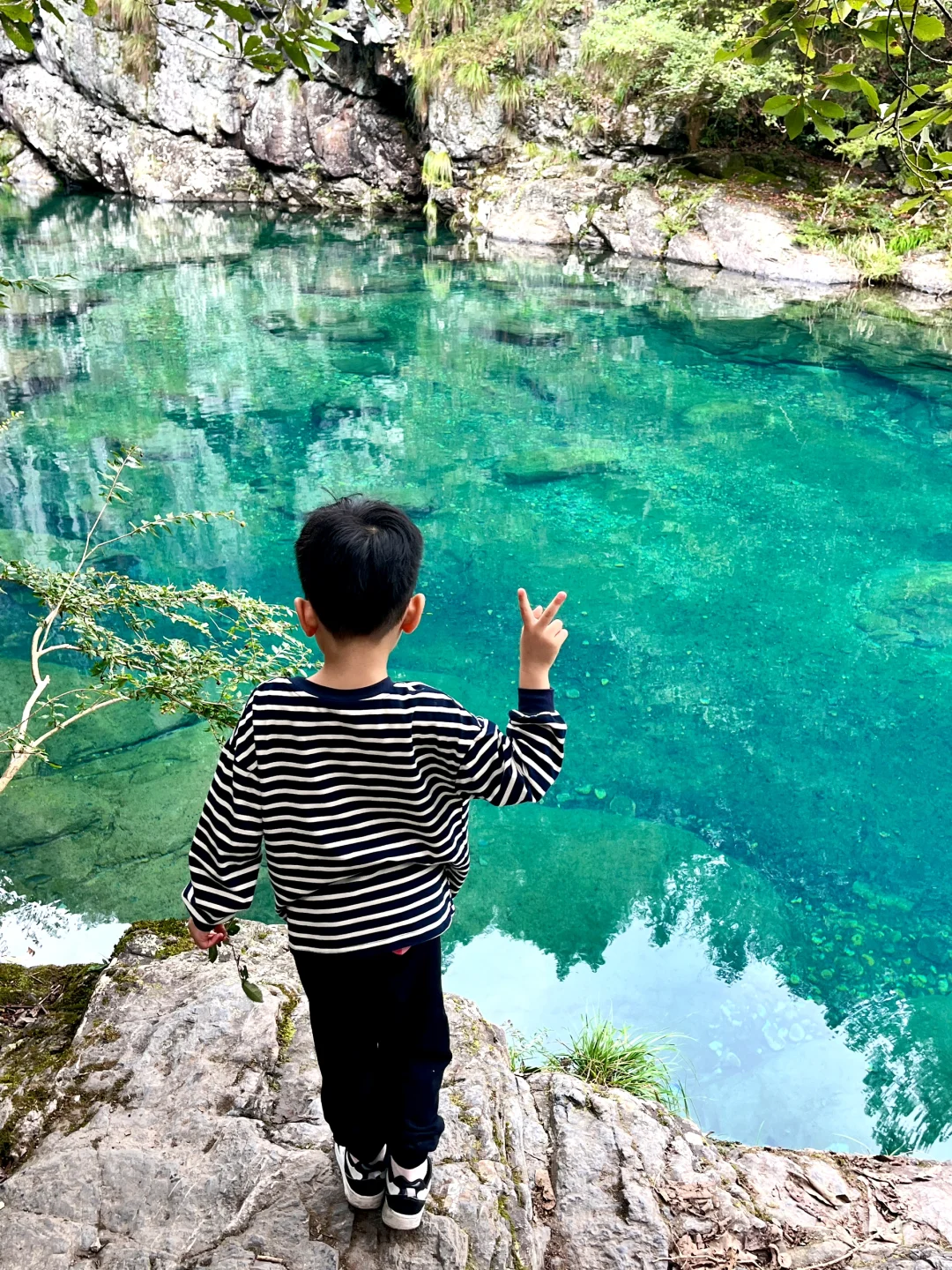 江浙沪皖暑假遛娃去皖南，溯溪玩水观溶洞