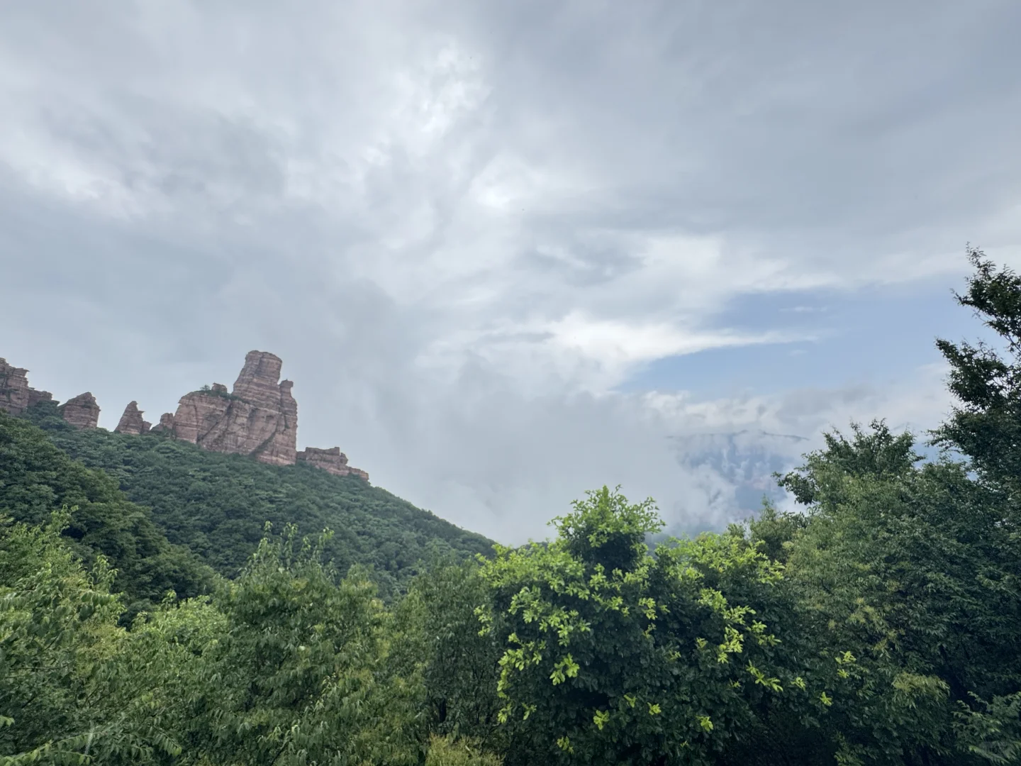 石家庄周边宠物友好景区-嶂石岩