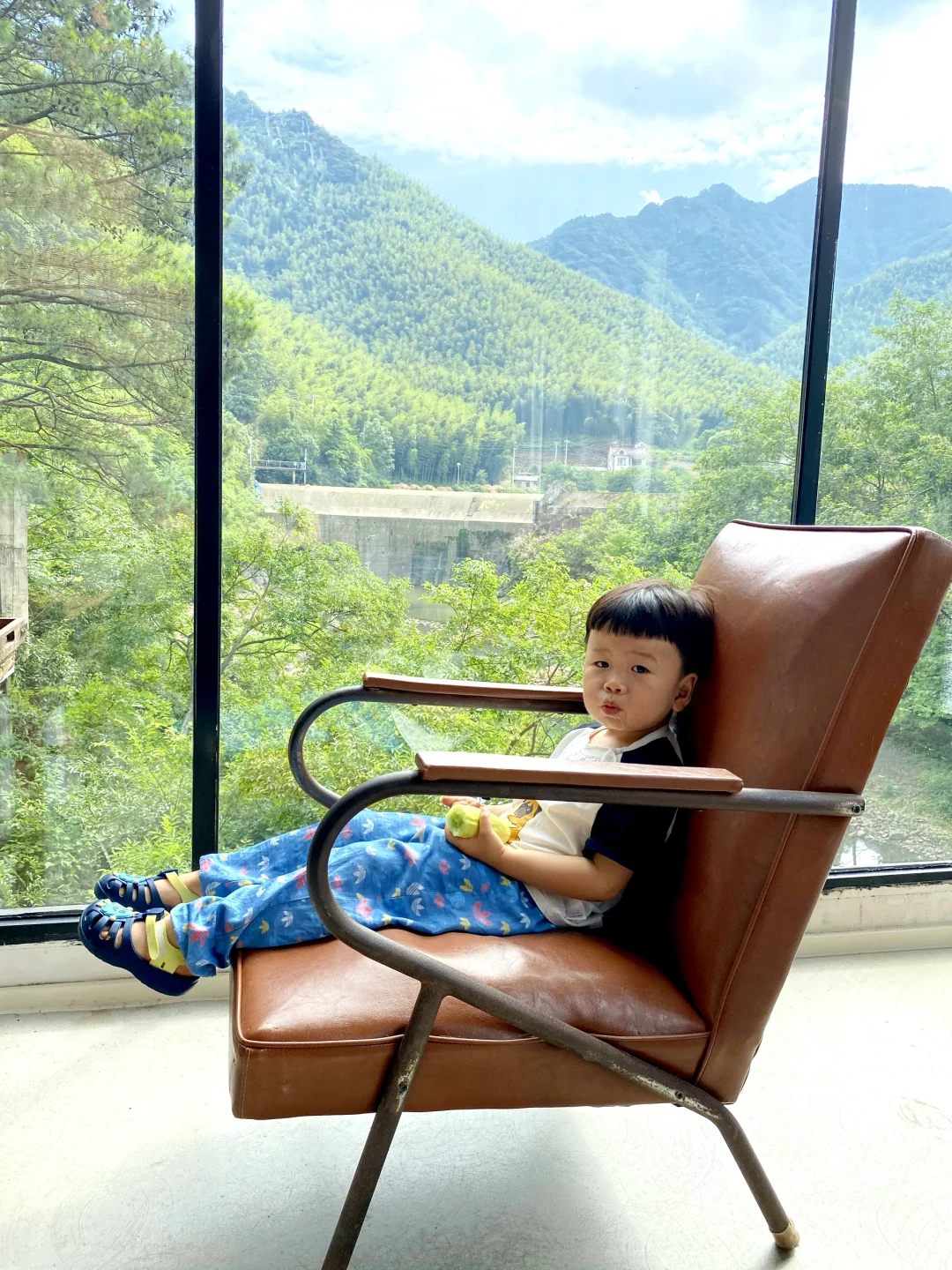 江浙沪皖暑假遛娃去皖南，溯溪玩水观溶洞