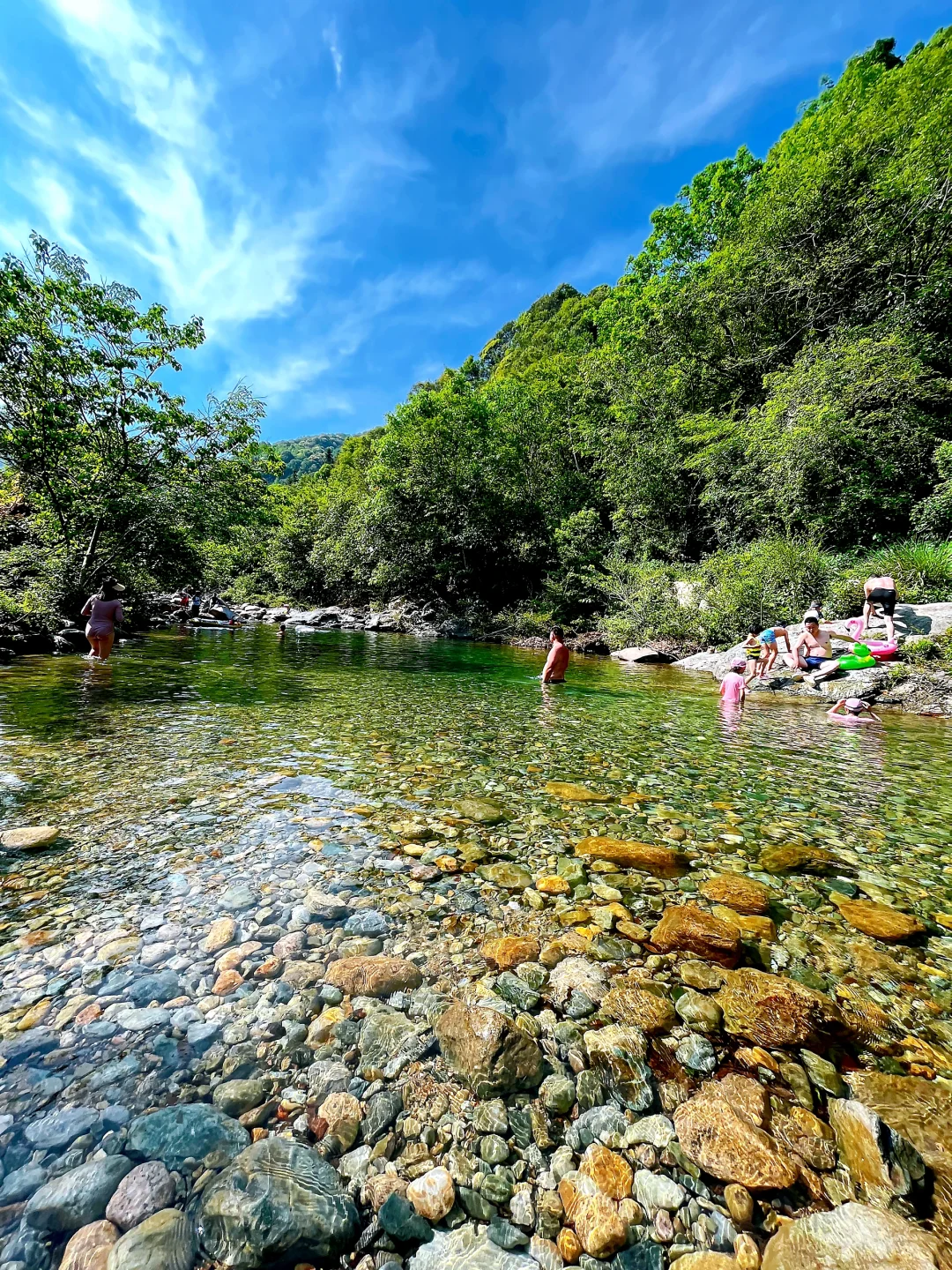 江浙沪皖暑假遛娃去皖南，溯溪玩水观溶洞