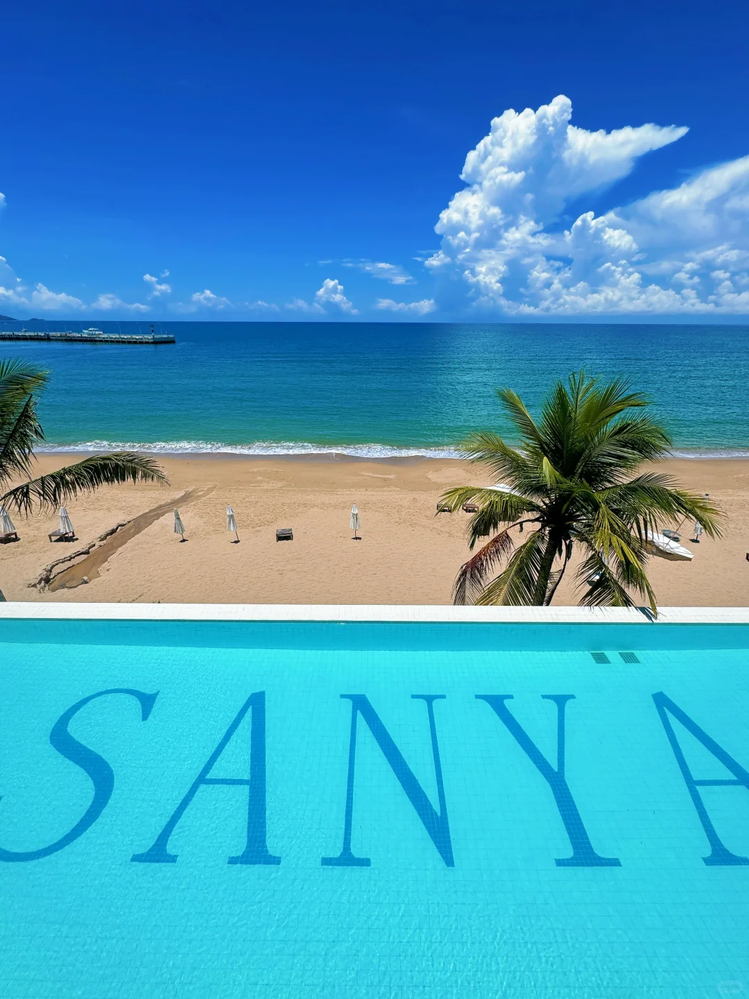 在三亚误入了蓝白童话小镇🌊！