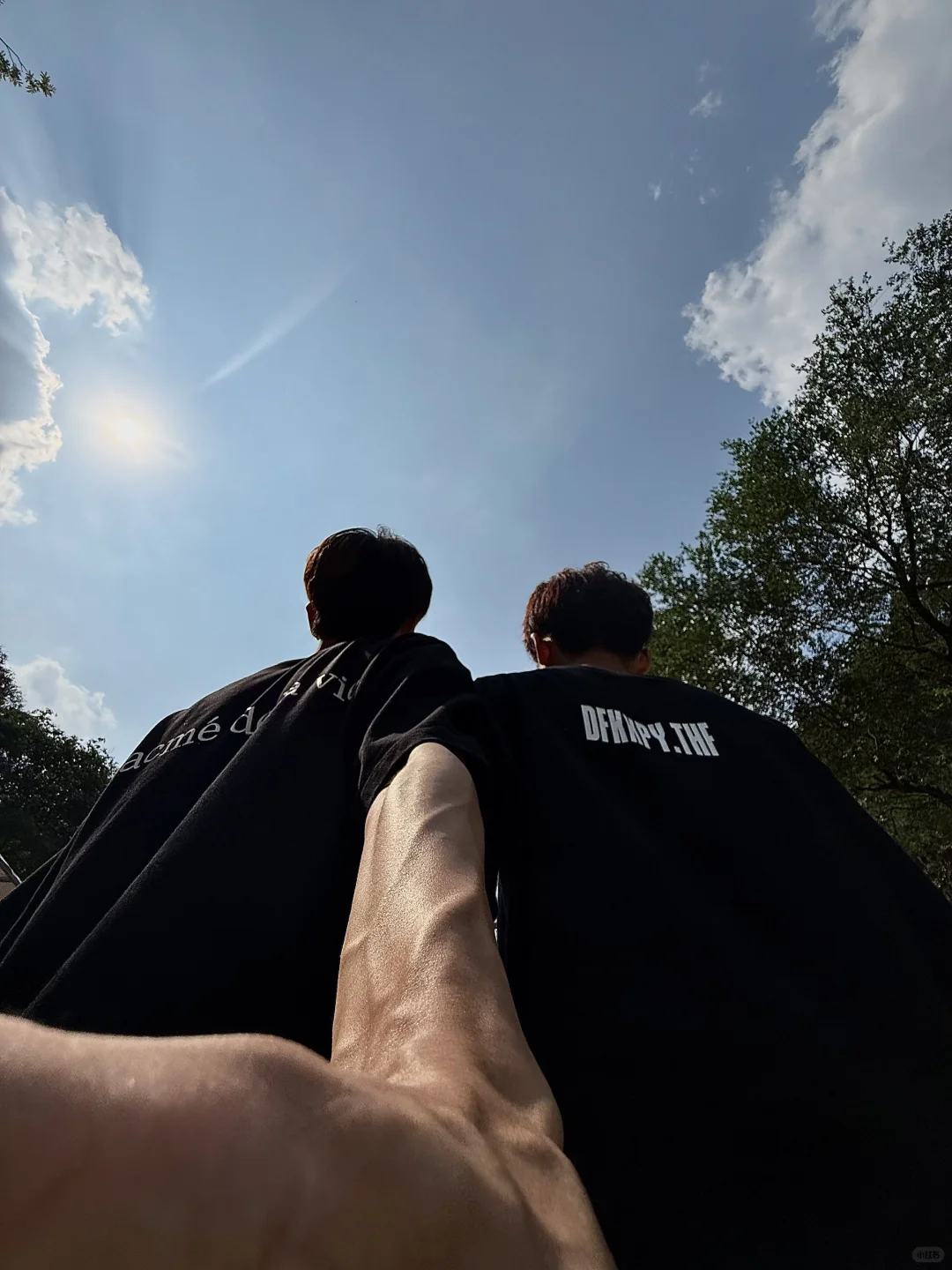 绝美山崖上的梦幻村落