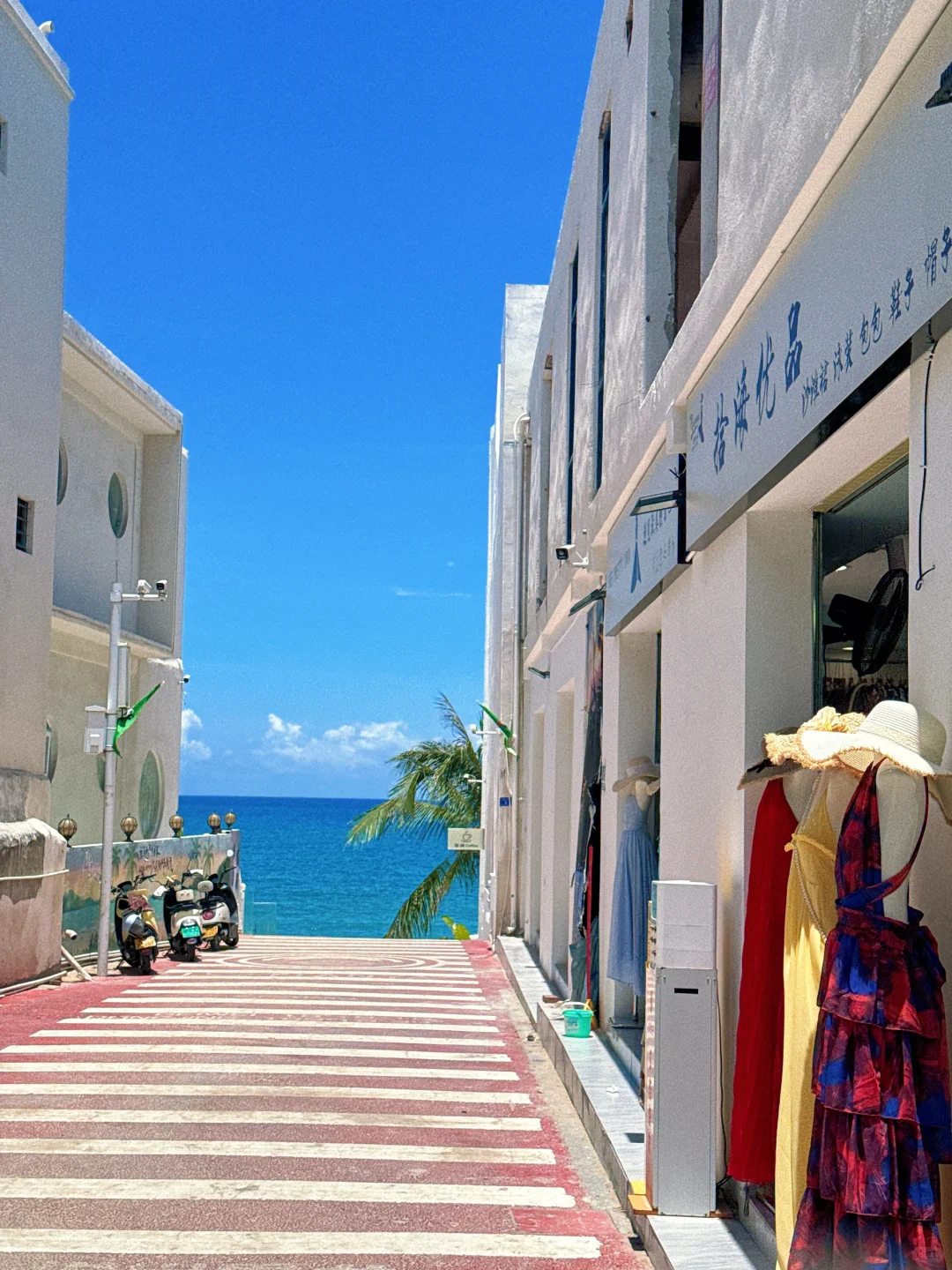 在三亚误入了蓝白童话小镇🌊！