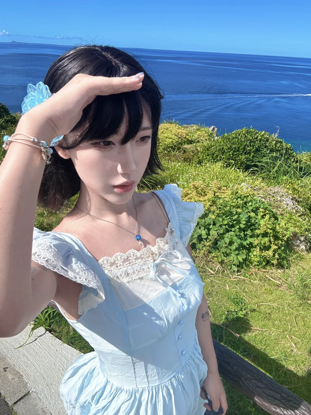 在全是人的万座毛一人一支架一分钟