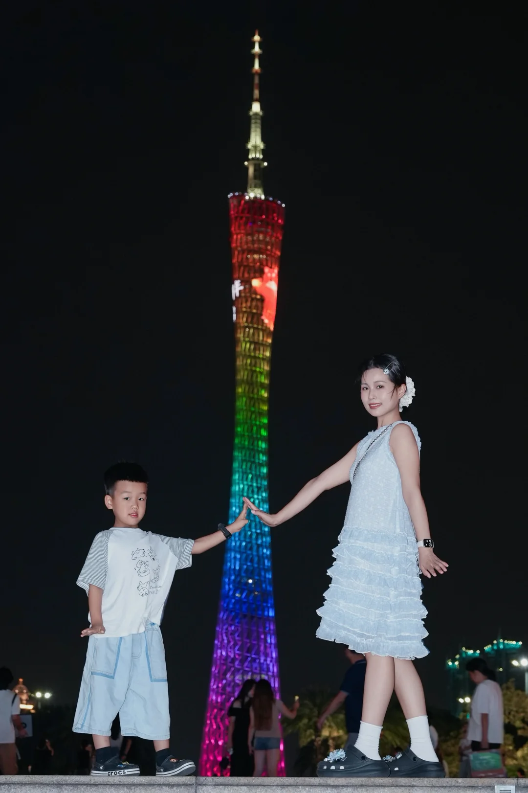 在广州塔10元拍一张的照片值么？