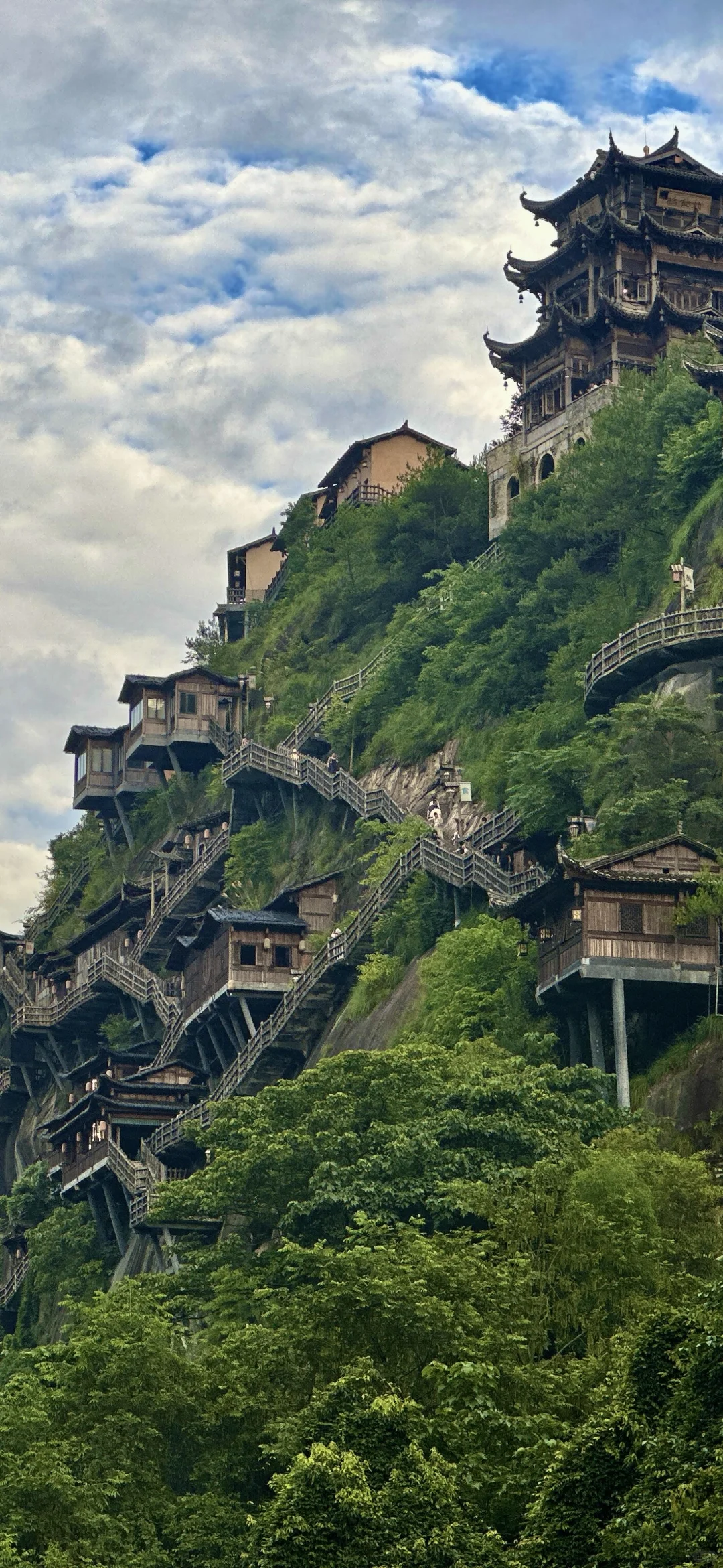 原来国内真的有这种漫画感山水秘境‼️