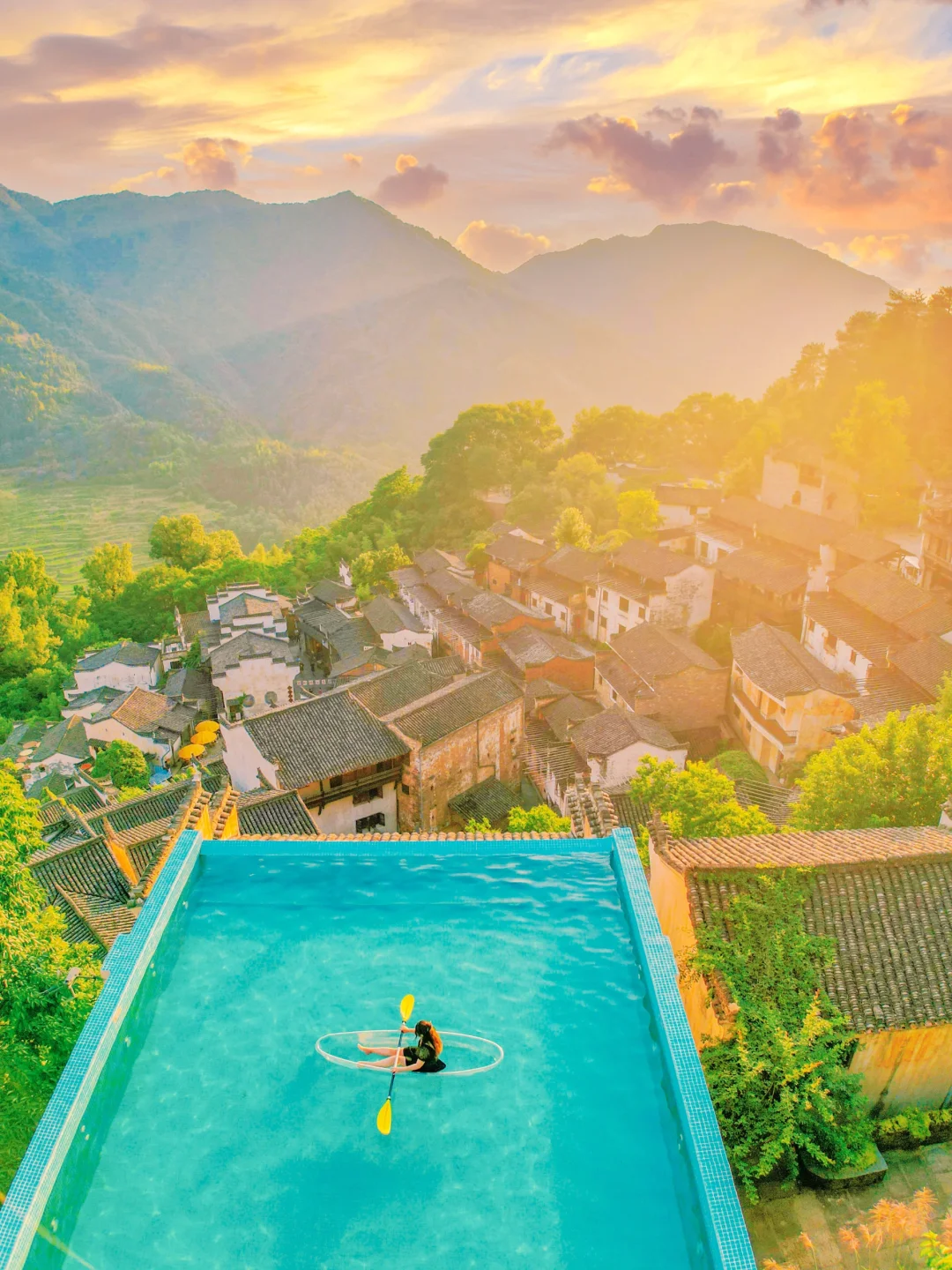 迄今为止，我在国内最喜欢的小城出现了……