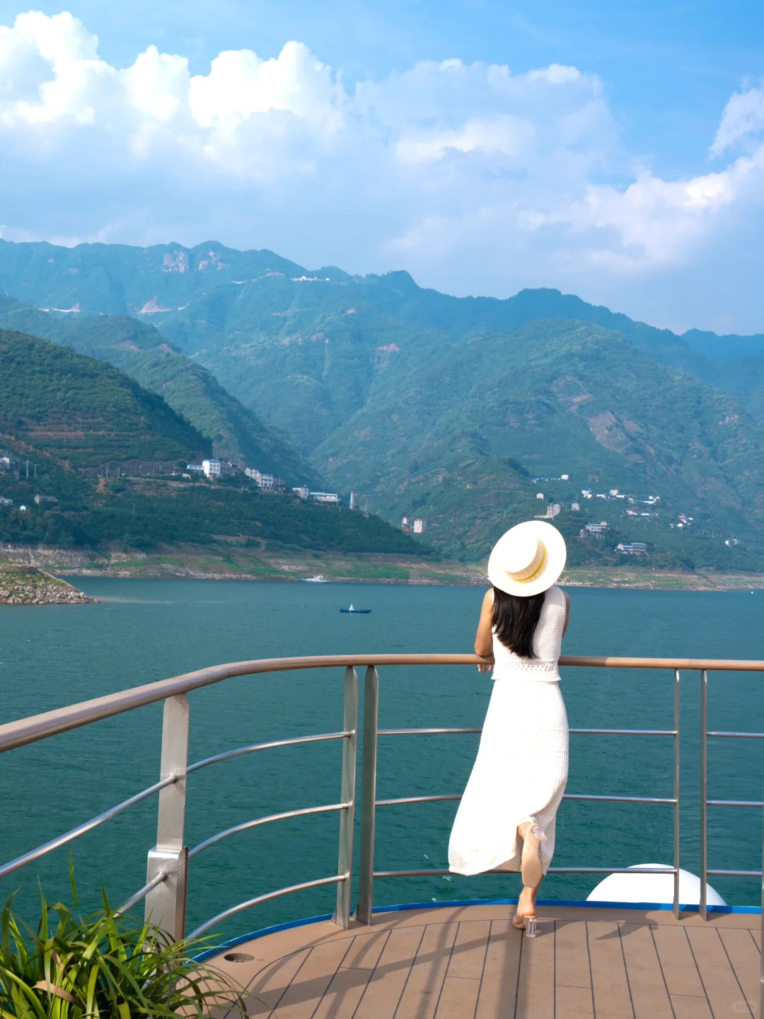 李白没有骗我！回头看“轻舟已过万重山”