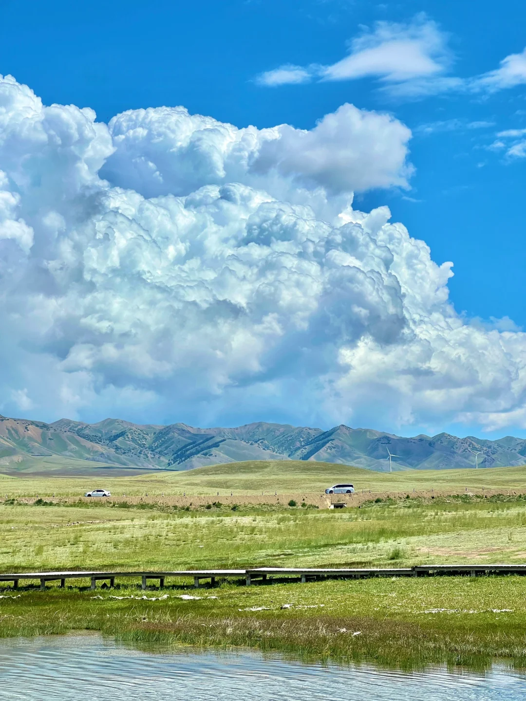 真不输瑞士😭😭初夏的赛里木湖美翻了‼️
