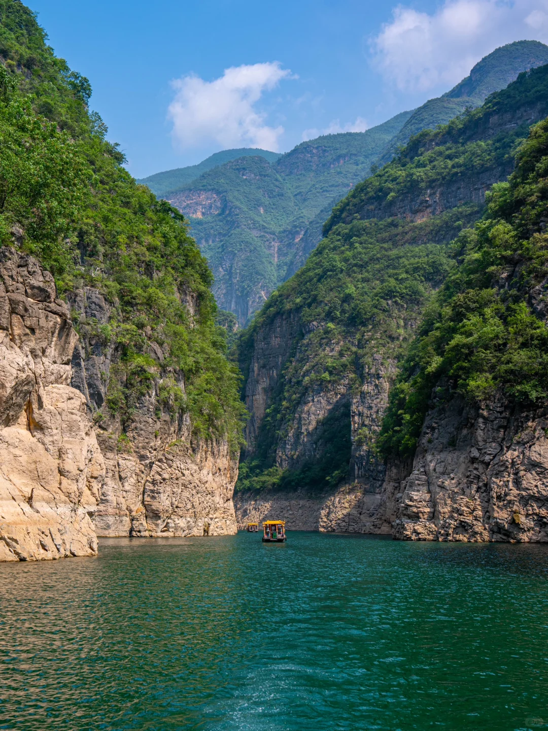 李白没有骗我！回头看“轻舟已过万重山”