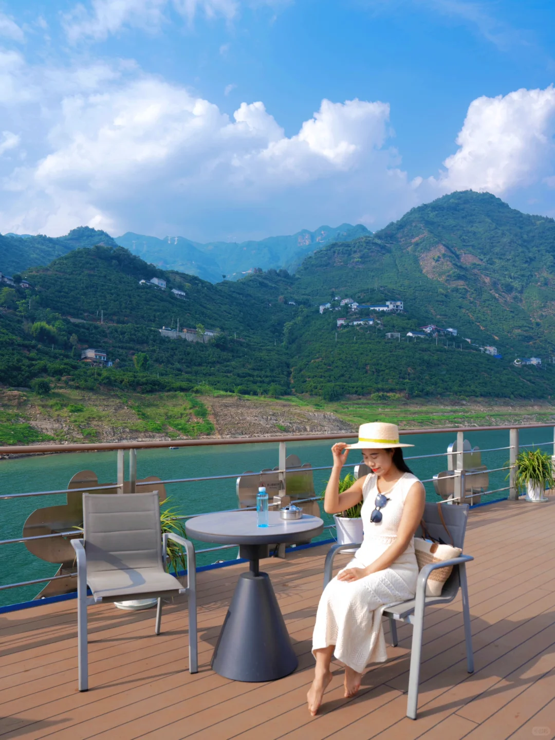 李白没有骗我！回头看“轻舟已过万重山”