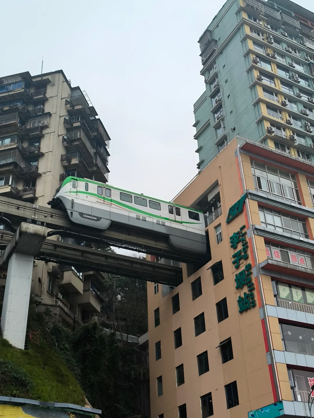 为了拍这10个打卡点，我也来重庆了！